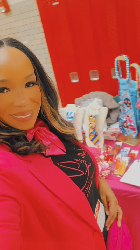 We Customize Things ✨️❤️
#GraduationGear
#ClassOf2026
#GradSeason
#CustomGraduation
#SeniorSendOff