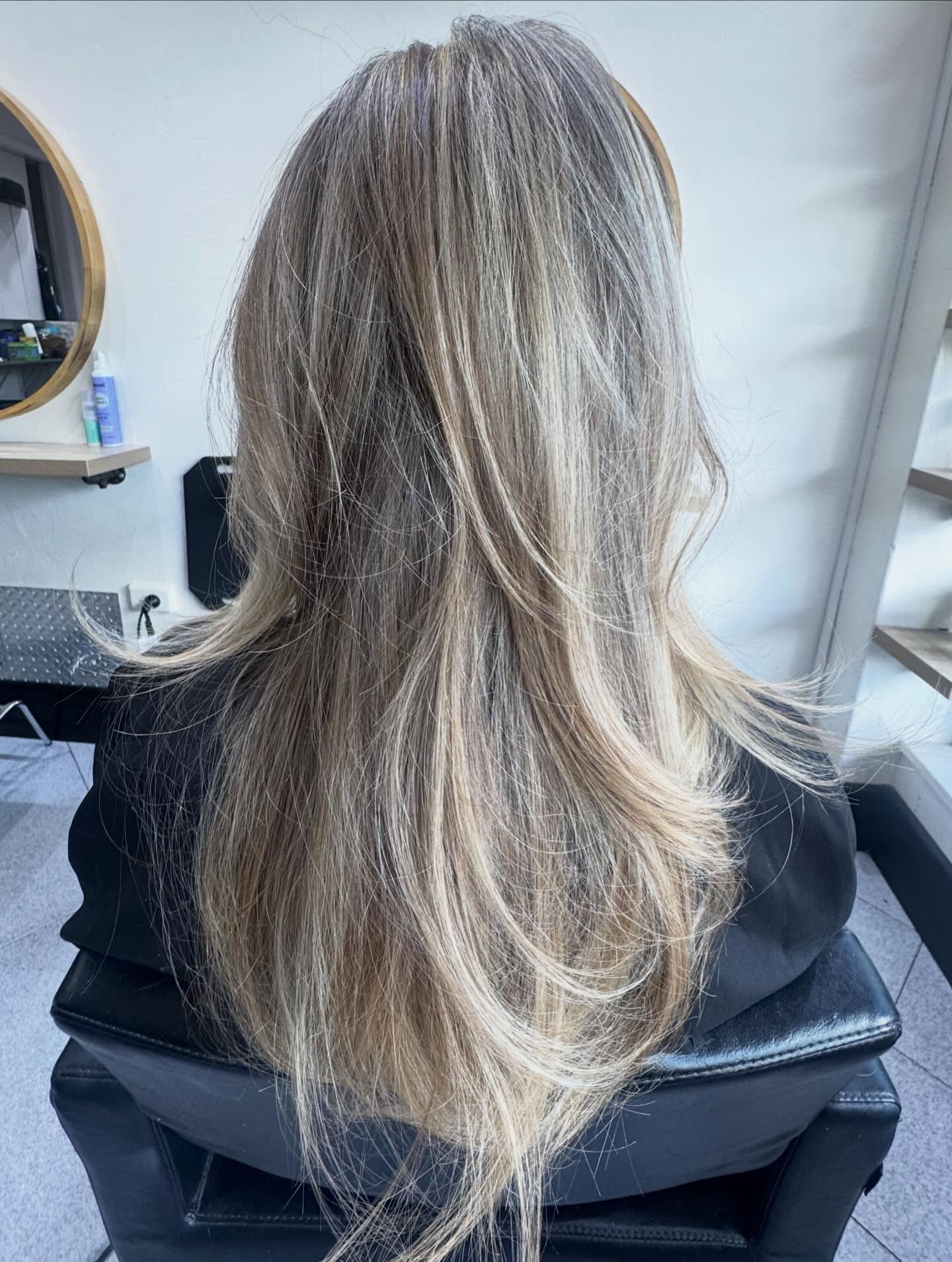 1/2 foils colour correction - Brighter colour blonde 👱🏼♀️ High Lights 👱🏼♀️ -💇🏼♀️👱🏼♀️💅 🌸 #crowsnest #mosman #neutralbay #cremorne