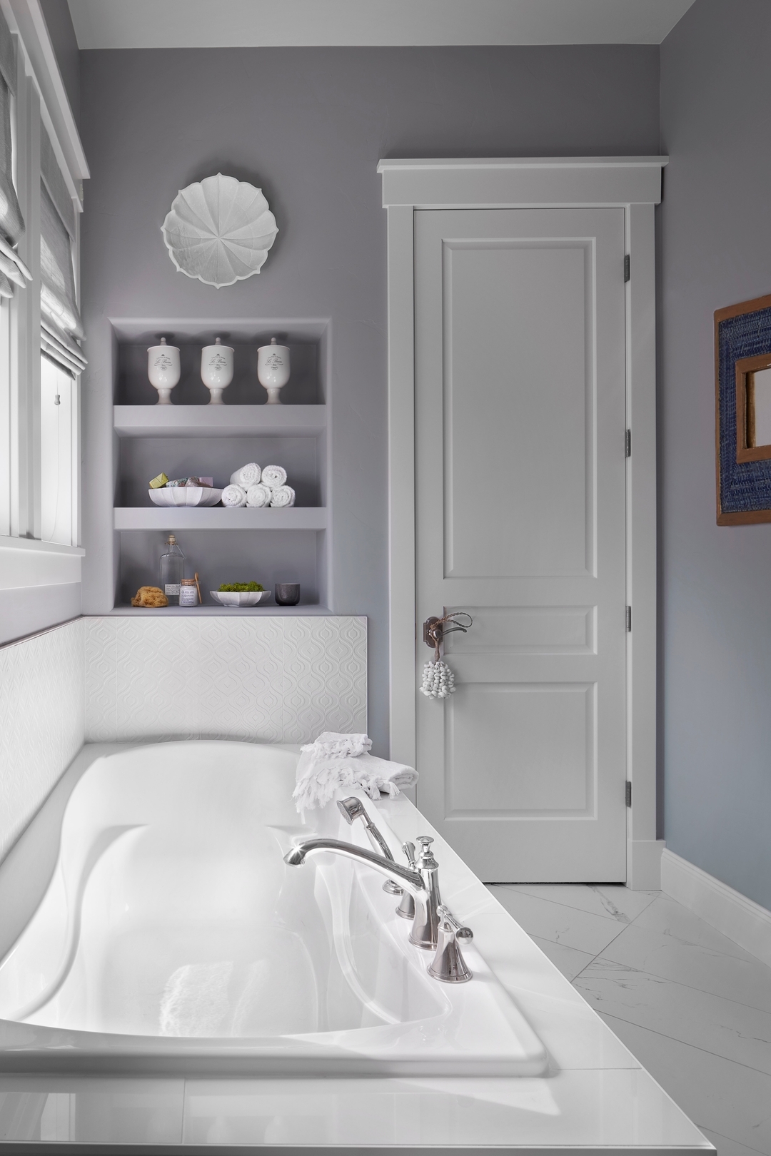 ✨ Transform your daily routine into a serene escape! ✨
This stunning bathroom is all about the beauty of simplicity. The crisp white accents paired with a luxurious drop-in bathtub create a calming oasis for ultimate relaxation. Perfect for soaking away the stresses of the day or just enjoying a moment of quiet.
💡 Design Tip: Layering soft textures, like plush towels and a cozy rug, can make a clean, white space feel even more inviting.
Would this be your dream bathroom? Let us know in the comments!
Interior Design: @everydaylovelydesign
Project: Ridgeline
Photographer: @susiephoto
Stylist: @tawneywaldo
#BathroomGoals #InteriorDesignInspo #EverydayLovelyDesigns #SpaVibes #RelaxAndUnwind