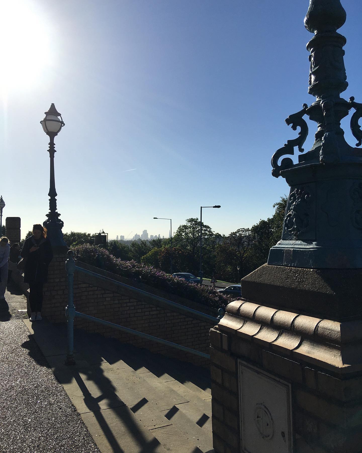 I love the view of London from Ally Pally on a bright sunny autumn day. It is fabulous to be at the Knitting&Stitching Show again. I have time to look around before I teach my class on Bayeux stitch this afternoon - yay!!! #theknittingandstitchingshow #handembroidery #embroideryclasses #bayeuxstitch #historicalembroidery