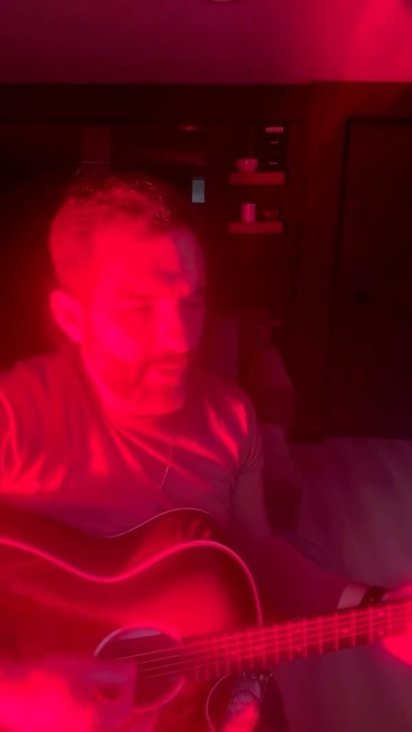 Red Light Sessions: 'The Banjo Song' @mumfordandsons
This new album is on repeat. So is this song. Easily a favorite for me. May or may not be on the market for a banjo.
#granttheband #cover #redlight #mumfordandsons #banjo