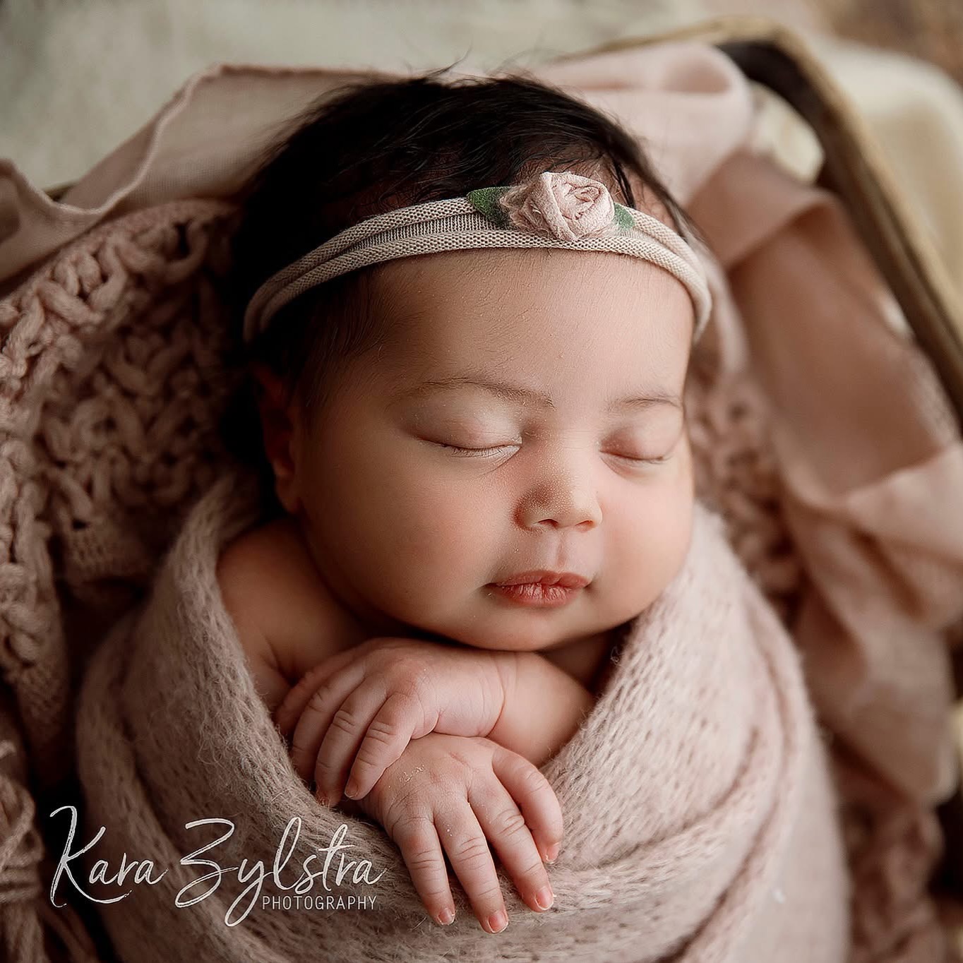 Well... all of my March due date babies either were due at the beginning of the month or decided to join the party early. 😅
Which means I have ONE unexpected opening for a March or early April due date.
These spots don’t last long so contact me today - or if you know someone due soon tag them below or share this post with them 🤍 #newbornphotographer #michigannewbornphotographer #midmichigannewbornphotographer #westmichigannewbornphotographer #michiganbabyphotographer