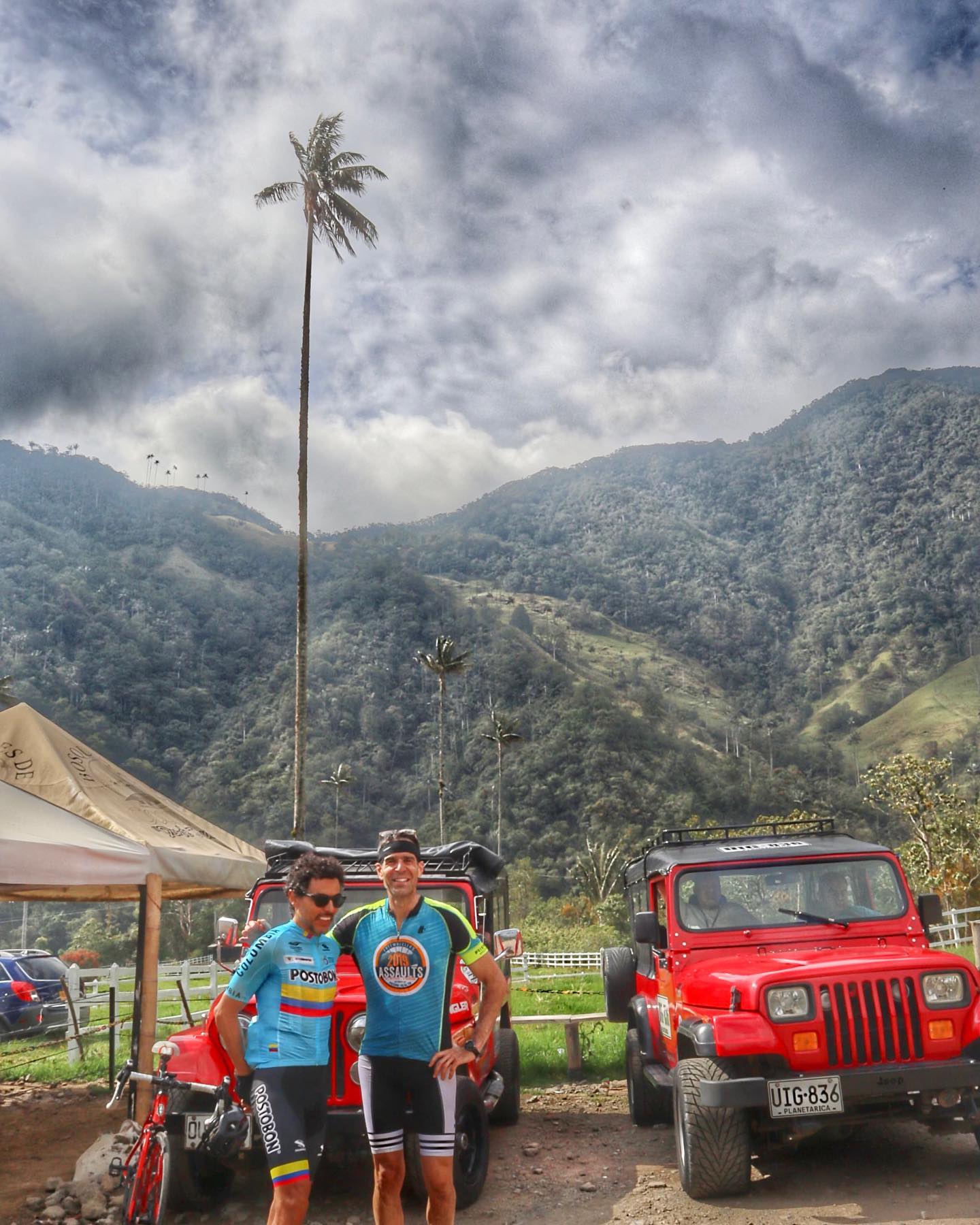 Cycling & Coffee Tour
#joyofcycling
🇨🇴⛰🚲
•
•
•
•
•
#cyclingculture #insearchofup #cyclingmemories #roadcyclingpics #ridelots #lifebehindbars #whyiride #roadslikethese #fromwhereiride #beautyofcycling #cyclingphotography #whereiride #outsideisfree #wymtm #instaroads #mountainpass #fromwhereweride #cyclingadventures #roadcyclist #cyclingshots #roadstotravel #mountainphotography #roadstoride #cyclingcolombia #cyclingtour #cyclingholidays #cyclingaddiction #cyclingplanet #kom