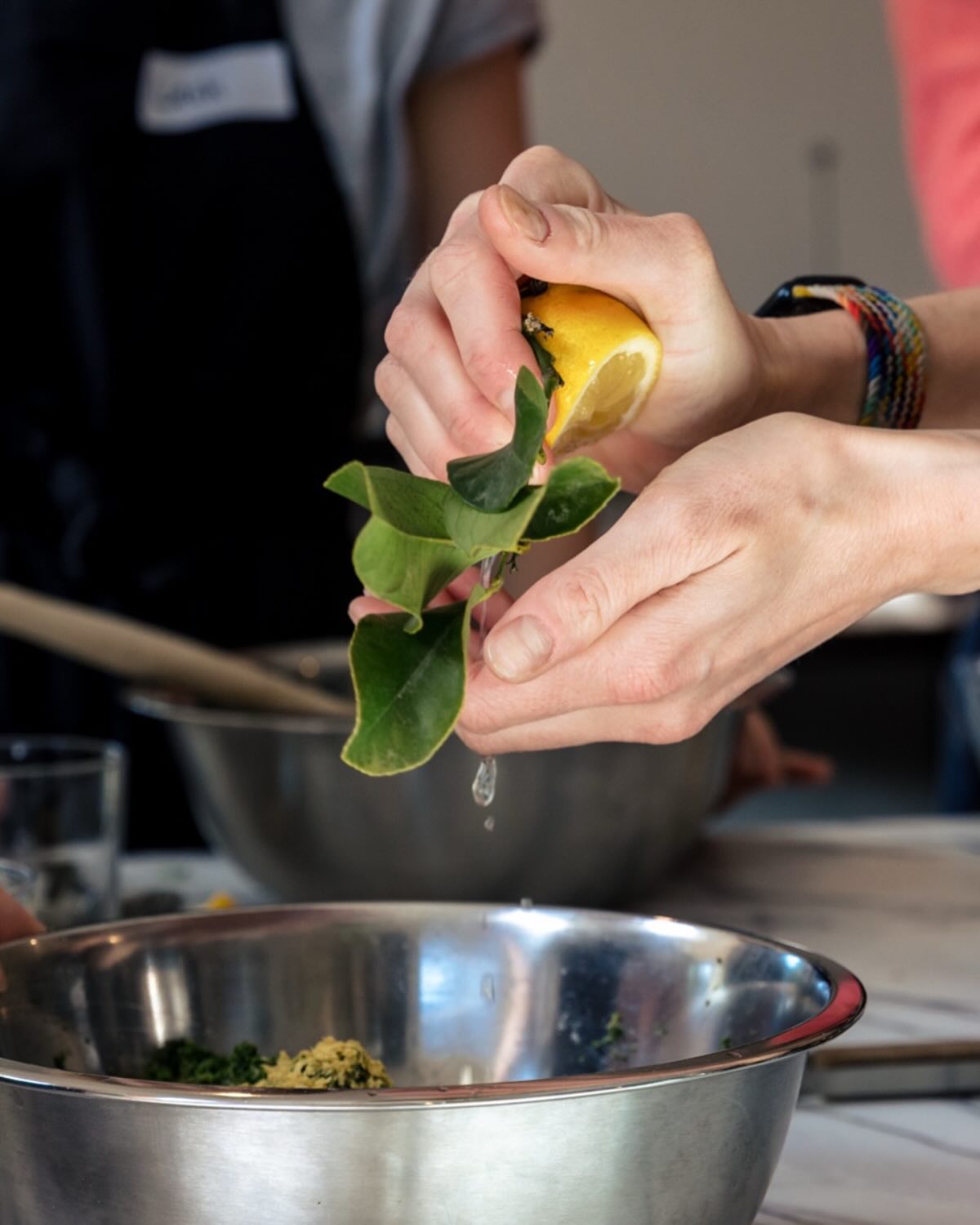 Hands-on cooking, fresh ingredients, and plenty of tasting along the way. 🍋
Exactly how cooking should be.
If you want to be kept up to date with upcoming courses, head to the website to sign up to my monthly newsletter. Link in bio 🌱
#frome #plantbasedcookeryschool #vegancookeryschool #vegan #littlefromecookeryschool
