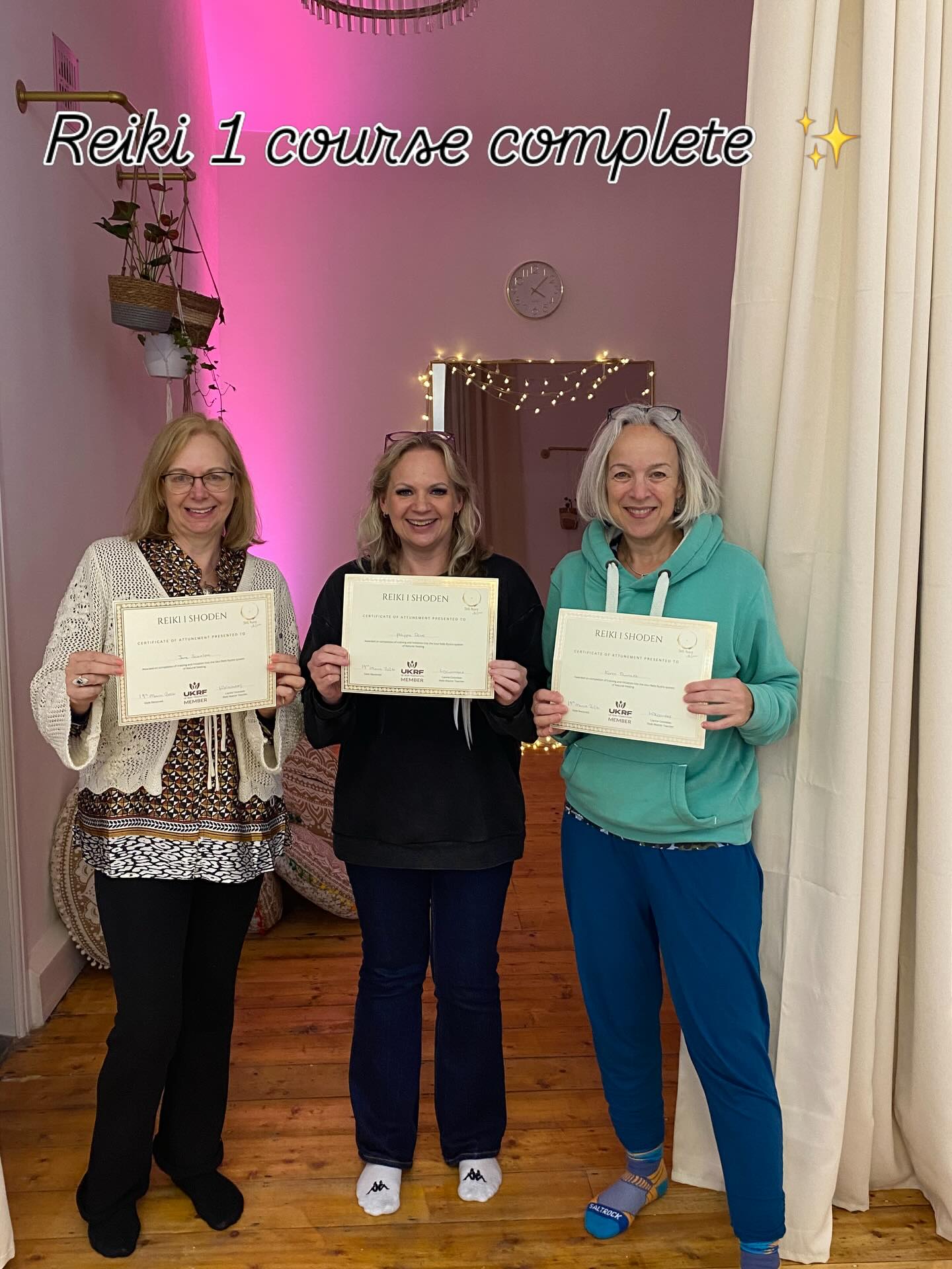 I had the pleasure of teaching these beautiful ladies the first teachings of Reiki which is my absolute favourite thing to do…a journey of self discovery and self healing.
Contact me if you would like to begin your own journey with this magical modality, we will find a date that works for you.
A day course with on going support and monthly reiki shares.
Empower yourself with a toolkit of self healing ✨✨ I can’t rave about it enough, it really is the path of something beautiful 💗