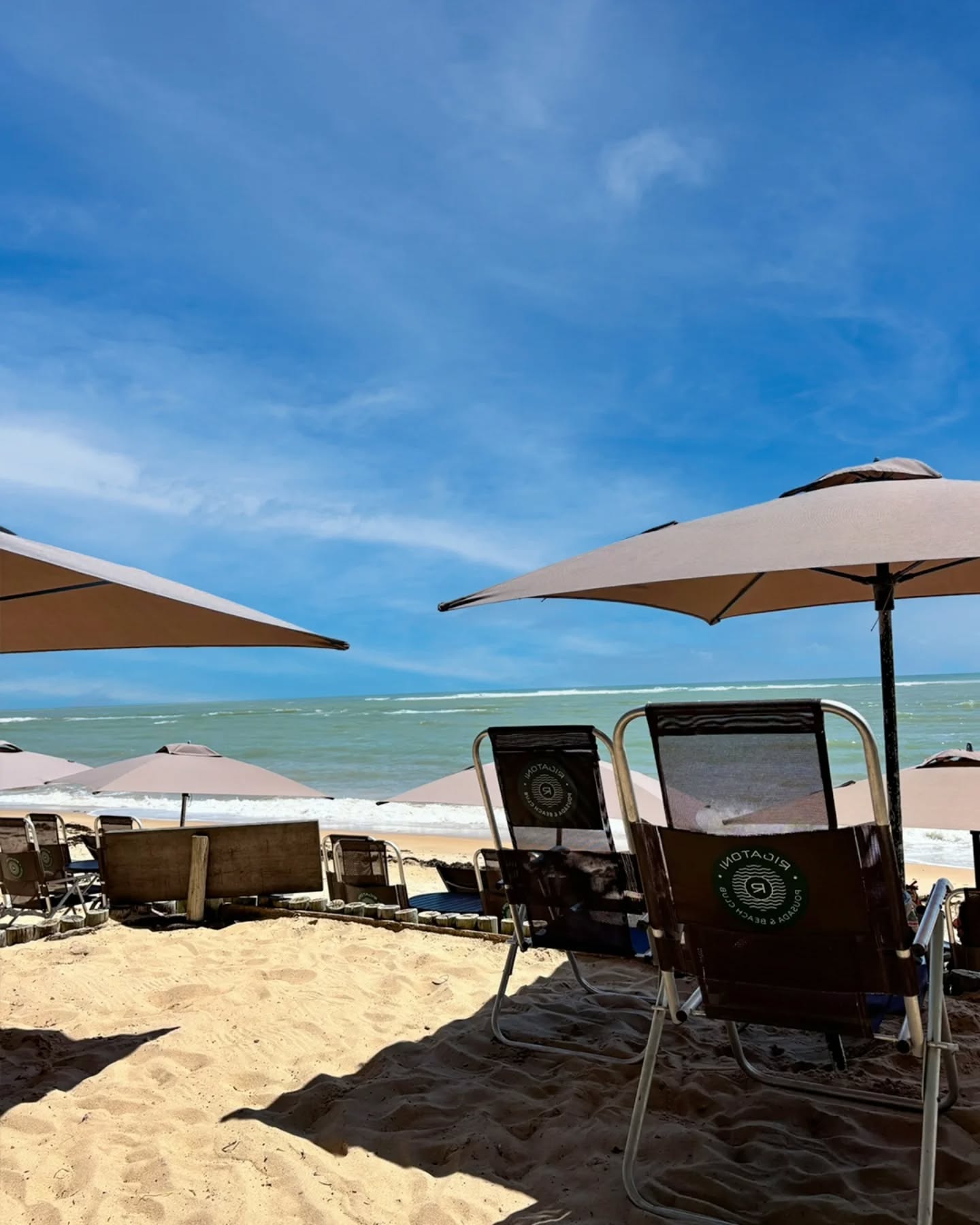 A sua única preocupação aqui será escolher qual cadeira de praia prefere. 🌊☀️
A nossa estrutura de praia está pronta à sua espera. Garanta o seu lugar ao sol!
Pousada Rigatoni e Beach Club
Reserva: (73) 9 9800-1818
www.rigatonibrasil.com.br
.
.
#clubdepraia #rigatoni #beachclub #destinosbrasileiros #viagem