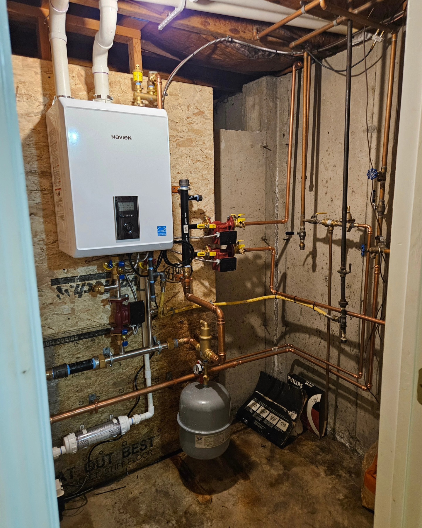 A good customer of ours lost their heat this past weekend. We replaced it in no time with a new Navien tankless boiler. Also, we cleaned up all the piping in the mechanical room, leaving them some room for storage. Call us for any emergency or just even to get a FREE estimate to upgrade your old system! 203-305-6453