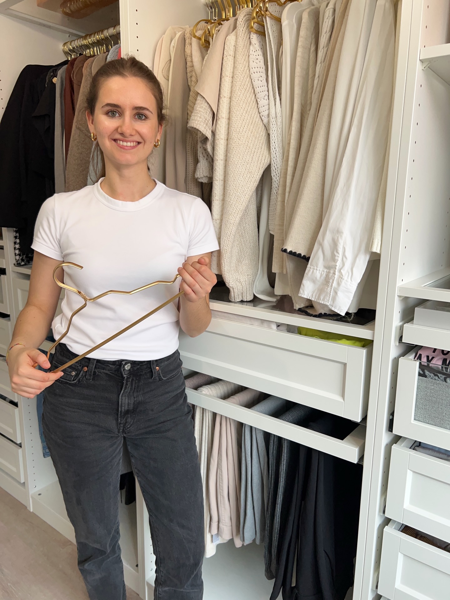 Happy Monday & einen ordentlichen Start in die neue Woche!✨🤍
.
.
.
.
.
.
home organizing | decluttering | familienalltag | ordnungssysteme | ordnung schaffen | schweiz | aufräumhilfe | bern | organisieren | kleiderschrank | aufräumen | thehomeedit
#thun #loslassen #minimalismus #mariekondo #ordnungstipps