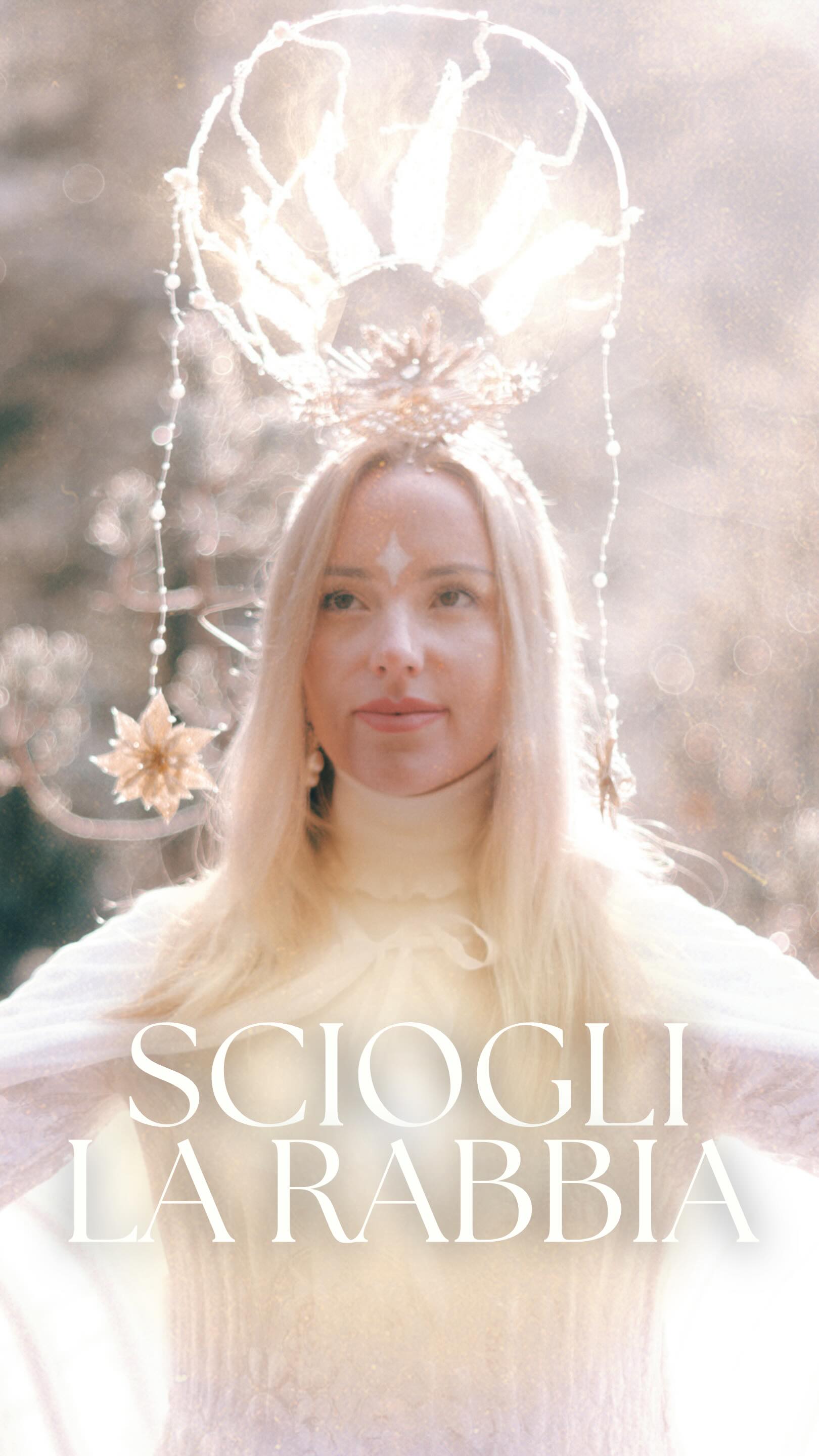 La rabbia è uno stato mentale che può travolgerci, portarci fuori da noi stessi, offuscare la nostra percezione e creare confusione.
❤️🩹 Per questo è importante imparare a incontrarla in modo diverso. Non reprimendola, non giudicandola, ma attraversandola con presenza e gentilezza.
In questa pratica lavoriamo insieme proprio in questa direzione: sciogliere la rabbia con dolcezza riportando il sistema verso uno stato di armonia, chiarezza e centratura.
✨ Un invito a trasformare l’energia della reazione aggressiva in uno spazio di consapevolezza.
📿 Le parole del mantra:
śānte praśānte
sarva-krodha-upaśamani svāhā
oṁ śāntiḥ oṁ
🎧 Puoi ascoltare la meditazione completa sul mio canale YouTube digitando: “Mantra per Sciogliere la Rabbia | Meditazione Guidata con Thea Crudi” oppure commenta YOUTUBE per collegarti al mio canale!
Ti abbraccio!
#rabbia #mantra #omshanti #shanteprashante #pace