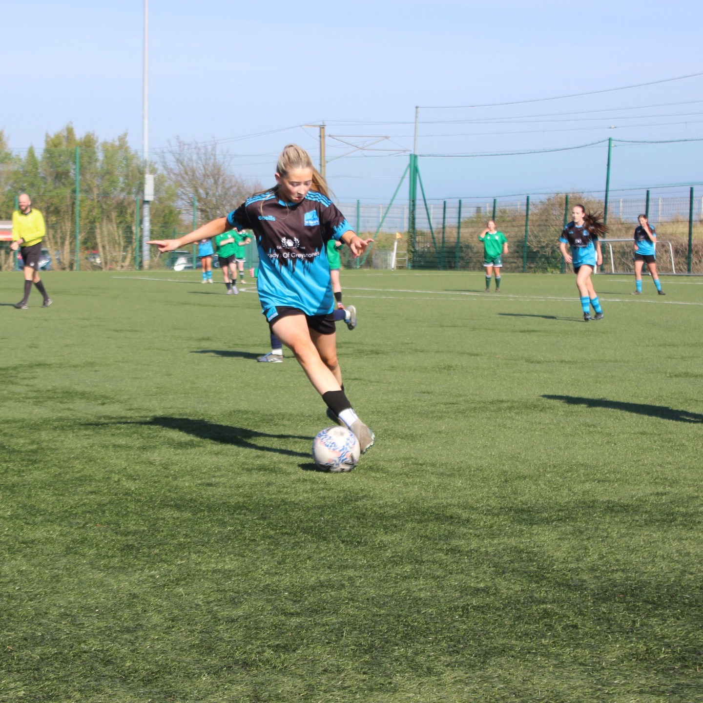 Our minor girls’ soccer team gave it their all against Blessington Community College at Greystones United on Thursday morning. It was a tough match from the first whistle but the squad fought bravely until the end. Read the match report on our website ⚽️