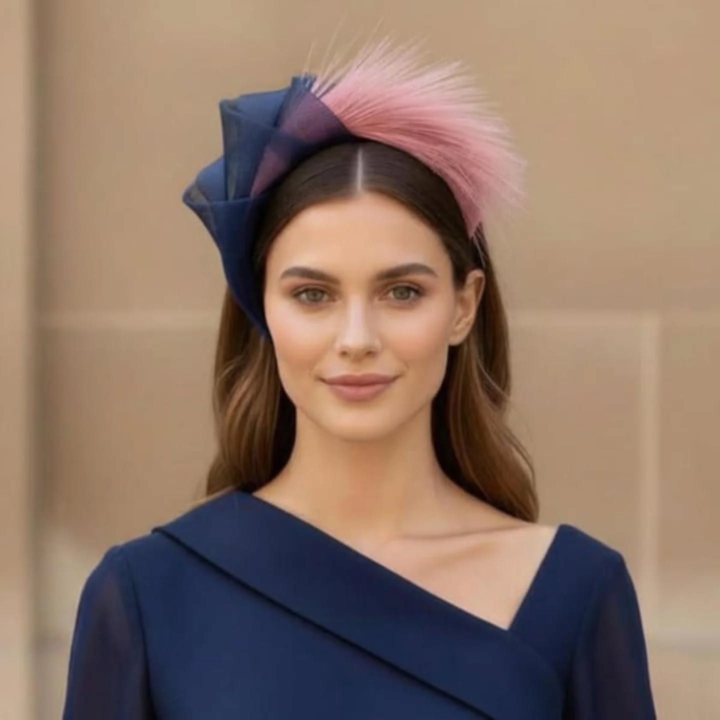 Navy and pink, a beautiful combination
#fascinator #weddingguest #racedaystyle