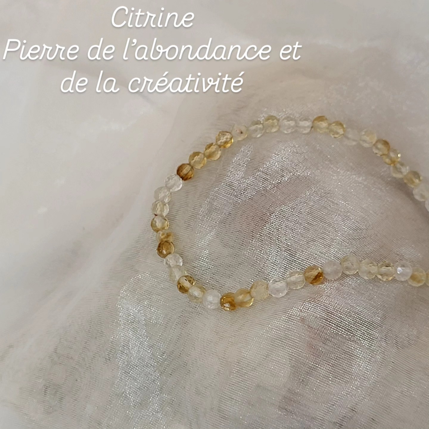 🌞 La Citrine, pierre de novembre et symbole d’abondance 🌞
Ce mois-ci, nous célébrons la citrine, une pierre lumineuse aux couleurs chaudes, parfaite pour attirer l'énergie positive et la prospérité dans nos vies. 🌻✨
Propriétés en lithothérapie :
Associée à la réussite et à la confiance en soi, la citrine est idéale pour dynamiser l'esprit, renforcer l'estime de soi et stimuler la créativité.
Elle favoriserait l’abondance et attirerait des énergies positives ! 💛💼
Comment l’utiliser ?
Portez-la en bijou, placez-la dans votre espace de travail ou utilisez-la lors de vos méditations pour vous concentrer sur vos objectifs et attirer l'énergie solaire et la chaleur dans vos projets. 🌞💫
🍂 Pour qui ?
Particulièrement bénéfique pour les Scorpions et les Sagittaires, elle convient également à toute personne cherchant à booster sa créativité et à attirer des opportunités.
🔍 Explorez nos créations en citrine et laissez cette pierre illuminer votre mois de novembre ! www.cecocrea.fr
🧡
#cecocrea
#cecocreabijoux06
#Citrine
#PierreDeNovembre
#Lithothérapie
#BienfaitsDesPierres
#ÉnergiePositive
#Créativité
#PierreNaturelle
#BijouxÉthiques
#CréationArtisanale
⚠️ Précaution médicale : Consultez un professionnel de santé pour des conseils adaptés si vous utilisez les pierres en lithothérapie pour des raisons médicales.