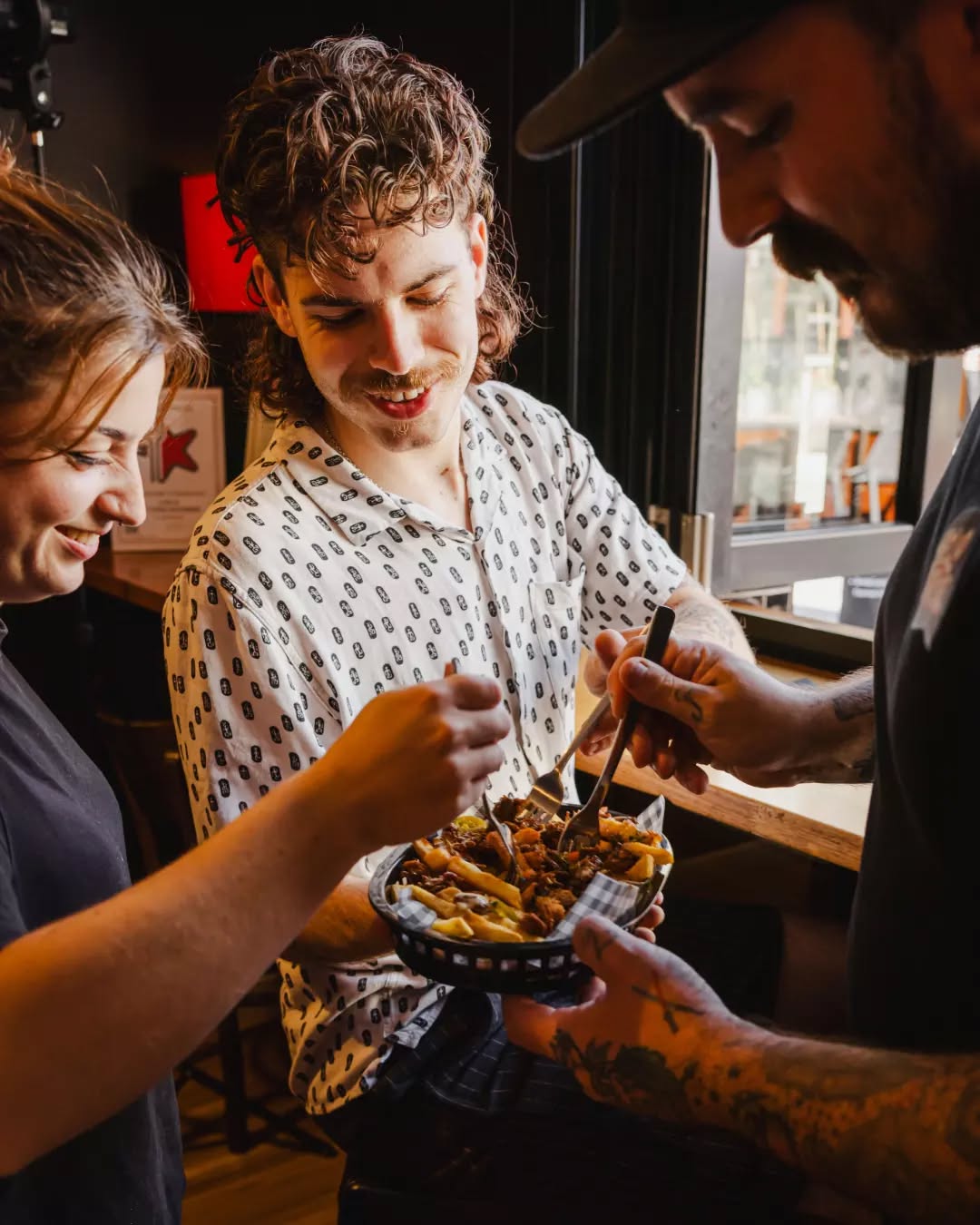 Sometimes, the best ingredient isn't on the menu - it’s the company you keep. Support local, eat well, and drink better. See you at the bar! 🤘