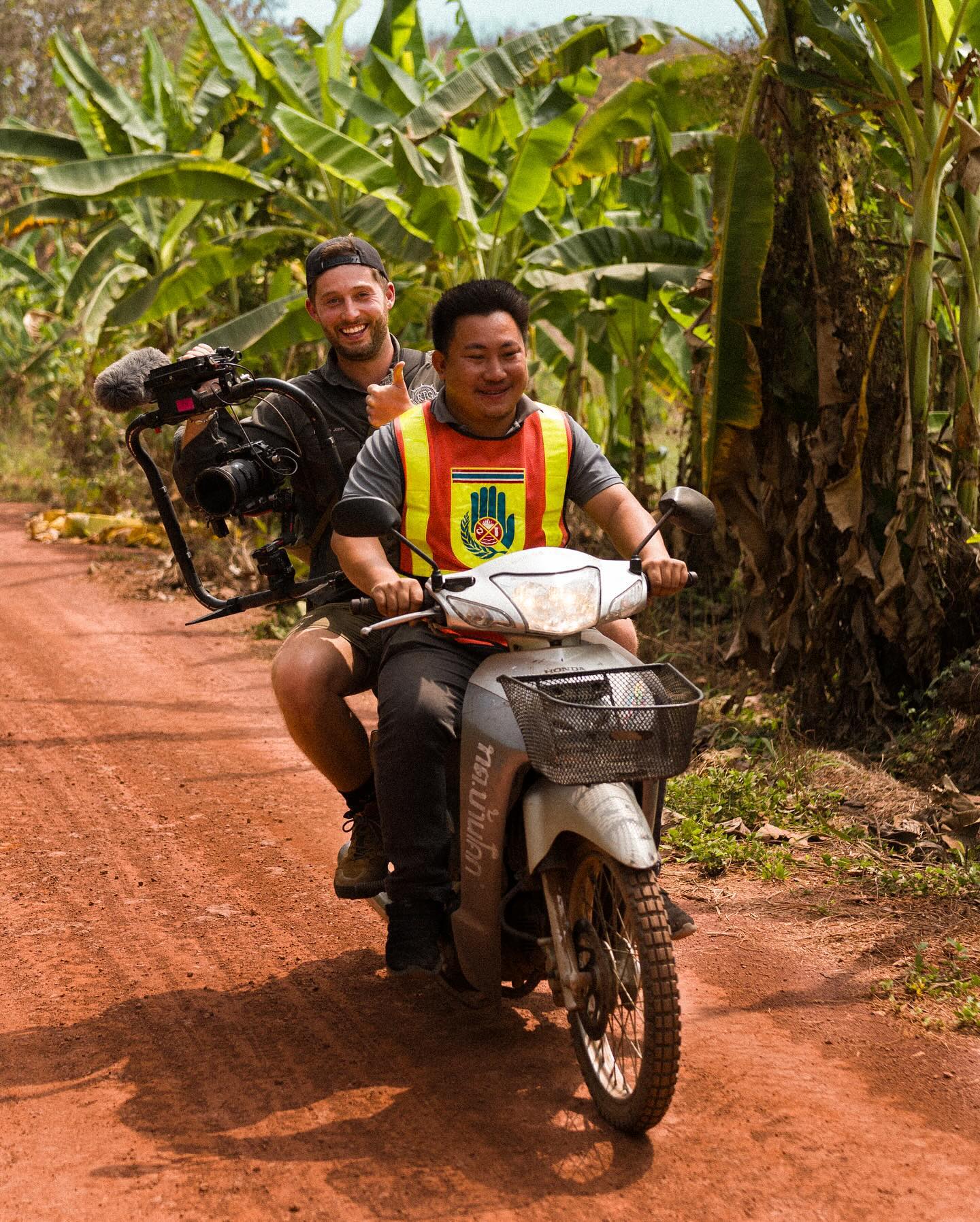 That’s a wrap for Thailand 🇹🇭
Onto Laos tomorrow for the next leg of the shoot.
@ryanhallett.co.uk
@sharp.films
#rallytheglobe #classiccar #porsche #911 #bentley #vintagecar #rallycar #travel #travelgram
#travelblogger #thailand = #cambodia #thai #laos
#vietnam #sharpfilms #video #videographer #videography #filmmaker #rally #rallylife #rallycars #travelphotography