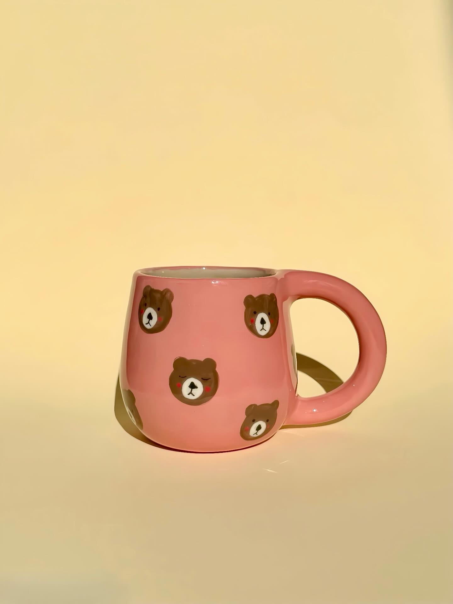 Hii, ihr Schnuckis!
Hier kommt ein Teil des Menüs, das euch am 29.03.2026 um 10 Uhr in meinem Shop erwarten wird.
Was sagt ihr? 🥹🐻🐞
Habt einen super Start ins Wochenende! 💘
#potterylover #ceramicstudio #töpfernohnedrehscheibe