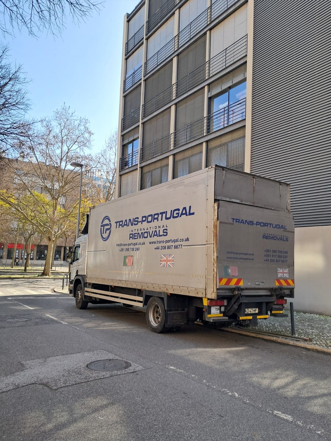 With dedicated warehouses in London and Portugal, we offer flexible, secure storage solutions as part of your relocation 🌍
From holding your goods between collection and delivery to managing complex international schedules, your belongings stay safe and professionally handled at every stage.
Reach out to our team via phone or email for a free quote ✅
LONDON OFFICE
22-24 Homecroft Rd, London, N22 5EL, United Kingdom
0208 807 6677
PORTUGAL OFFICE
Inter Luis
Estrada Nacional 10
Centro Empresario Sado Internacional
Armazem D21, 2910-835 Setúbal
00 351 265 708 240
info@tp-internationalremovals.co.uk
#homeremovals #movingcompany #relocationexperts #movingtotheuk #vehicleshipping