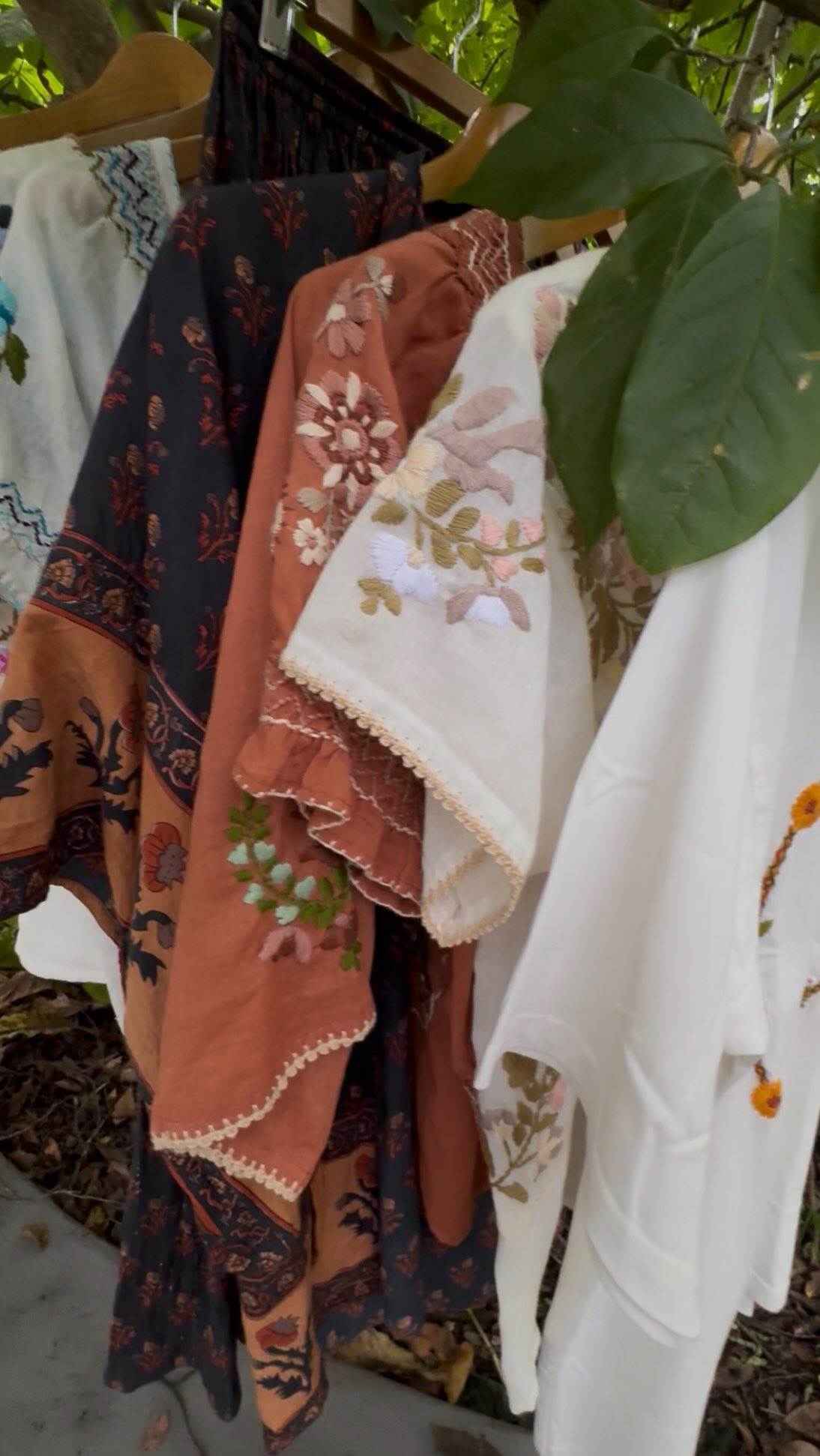 Save this for your next slow fashion purchase 🤍
.
.
.
.
.
#textileart #slowfashion #artisanmade #embroideryart #bohofashion