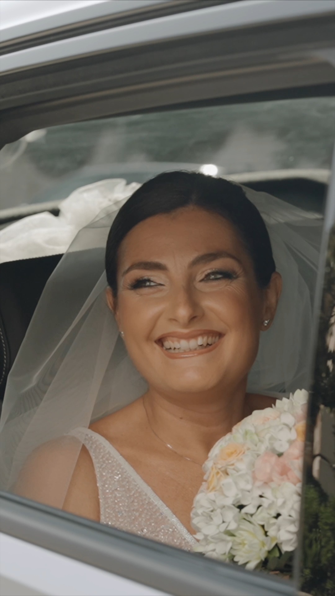 📸 Photo: @francescoartistico.it
He is from Veneto, she is from Posillipo, and they chose a wedding by the sea, where two different stories begin a new chapter surrounded by beauty, emotion, and timeless views.
Film: @rfilmaker_renatofalco
Location: @villaimperialenapoli
#weddingphotographer
#italywedding
#destinationwedding
#weddingstoryteller
#reportagewedding