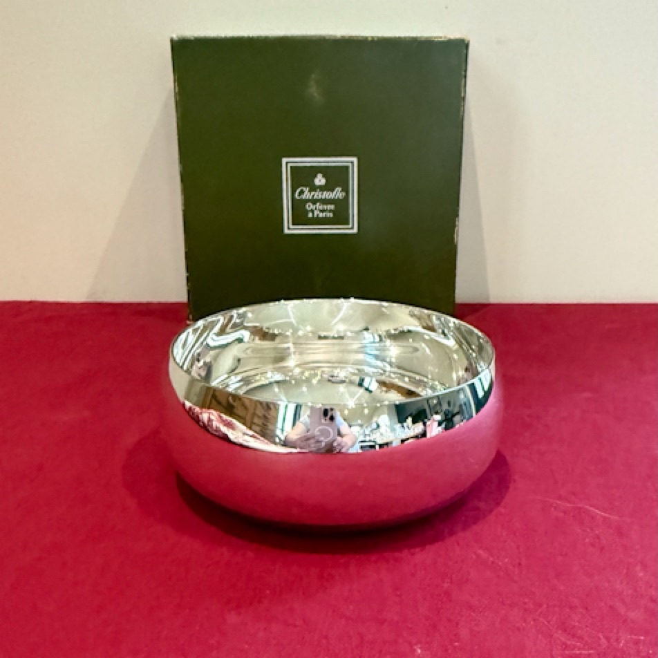 ❌vendu❌Christofle bol en métal argenté modèle Lisbonne - Albi
Hauteur : 5 cm
Ø : 10 cm
En parfait état dans sa boîte d’origine .
Poinçon Christofle .
#argenterie #christofle #lisbonne #albi #bol