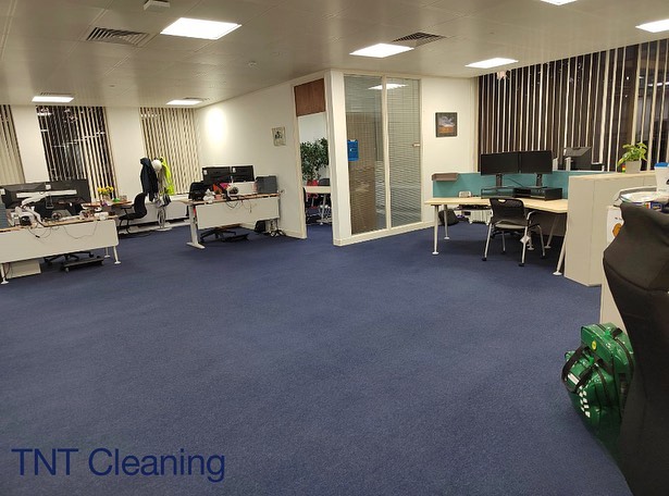 Fab results on a carpet clean done by our team✨✨
#cleaningintheuk #workhard #cleaninginessex #london #harlow #news #carpetcleaning #hoddesdon #smallbusiness #sparklingclean #work #londonservices #jobsearch