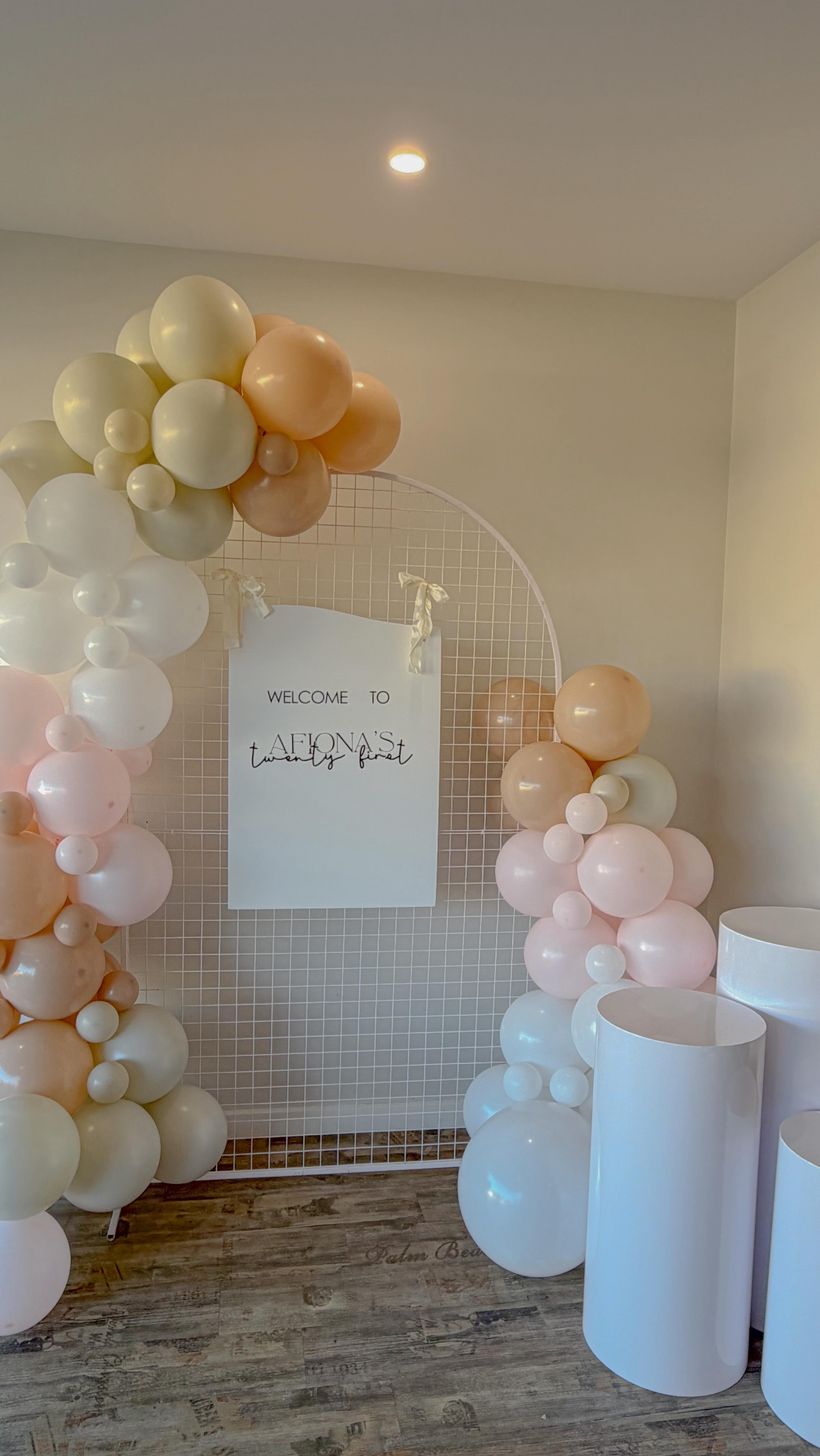 Soft neutrals for a 21st with a custom acrylic sign in ripple🤍
Our deluxe package:
- Your choice of arbour
- Your choice of neon sign or upgrade to custom signage
- Extra Large balloon garland
- Plinth trio
Book your next event now 📩
