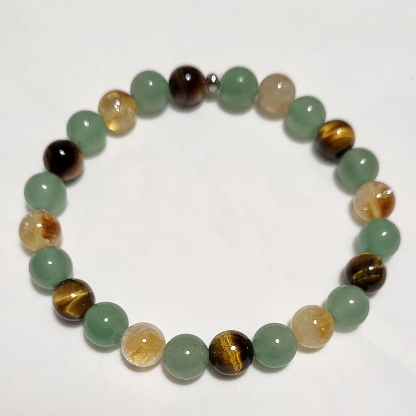 💧 Entretenir votre Citrine : la clé pour préserver ses bienfaits ! 💧
La citrine, belle et lumineuse, mérite une attention particulière pour maintenir ses propriétés.
Pour cela, il est essentiel de la nettoyer à l'eau claire et de la recharger au soleil. 🌞✨
Comment le faire ?
Nettoyez-la régulièrement en la rinçant à l'eau claire, puis exposez-la à la lumière du soleil pour raviver son énergie. 🌅💖
🍂 Un petit conseil : évitez de la laisser exposée à des environnements trop chauds ou à des produits chimiques.
Cela pourrait nuire à sa beauté.
🔍 Découvrez en plus sur nos créations en citrine sur
www.cecocrea.fr.
🧡
#Cecocrea
#CecocreaBijoux06
#EntretienDesPierres
#Citrine
#Lithothérapie
⚠️ Précaution médicale : Si vous utilisez la citrine pour des soins spécifiques, consultez un professionnel de santé pour une approche complémentaire sécurisée.