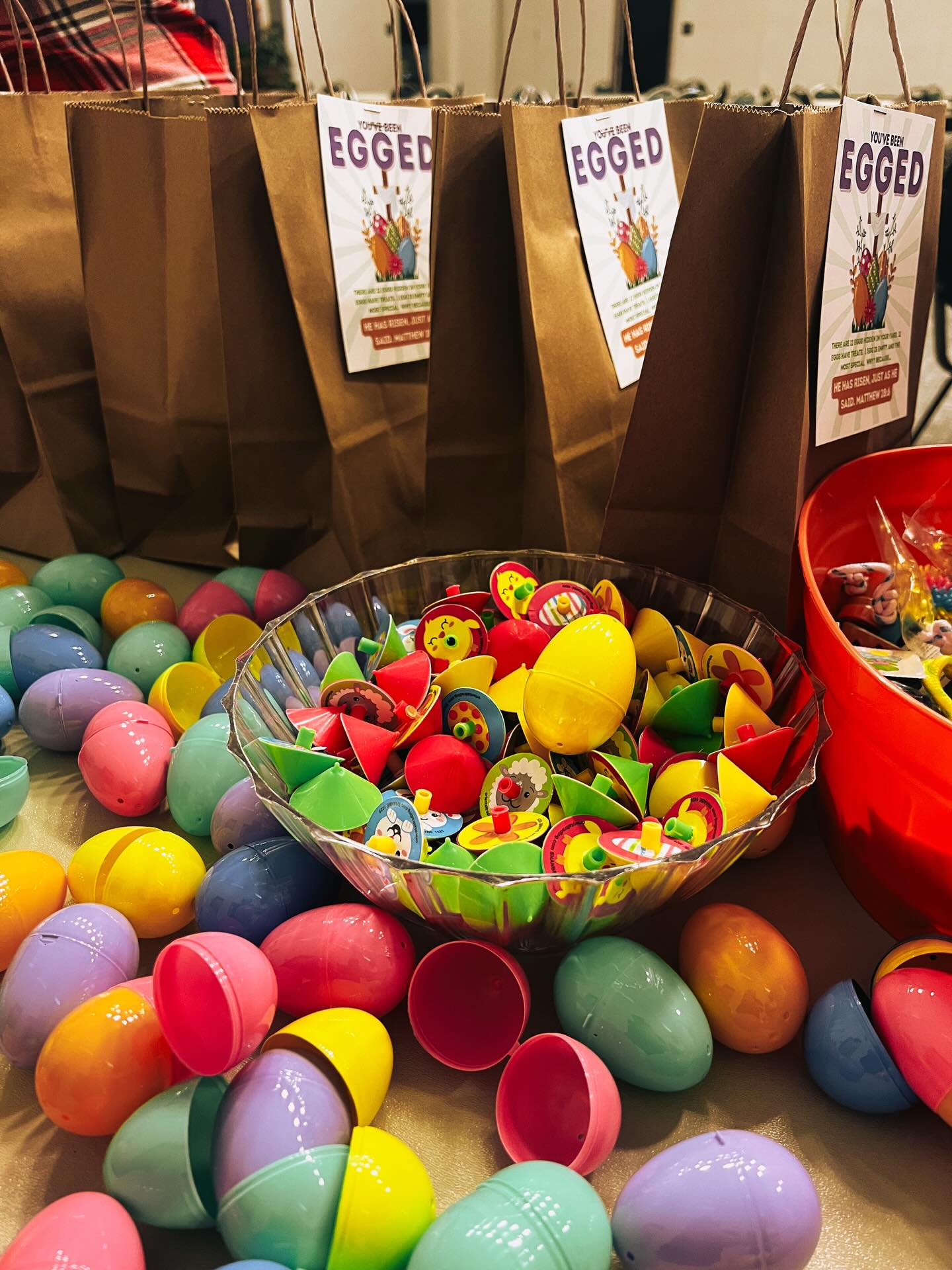 Today was a full and joyful Saturday! 🐣✨
We spent the day getting everything ready for our “You’ve Been Egged” outreach—filling eggs with treats and invitations to share a little surprise (and a lot of love!) with friends and neighbors. We can’t wait to spread some Easter joy throughout our community!
We also took time to create Easter cards for local nursing homes, sharing a bit of kindness and connection with those who might need it most this season. 💛
And of course, we cared for our church home—cleaning, preparing, and making sure everything is ready for Holy Week. There’s something really special about serving together and creating a space that feels welcoming and meaningful for everyone who walks through our doors.
We’re ready…bring on Holy Week! 💜