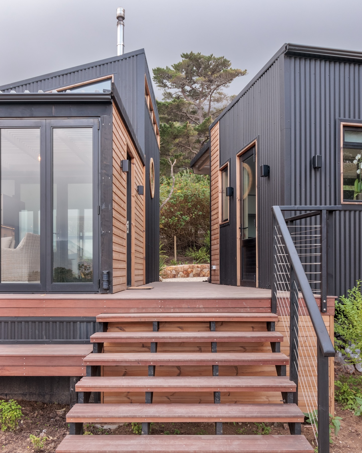 House Tome | Houtbay, South Africa
Perfect blend of rustic charm and modern elegance.
#timberframehouse #outdoorliving #residentialdesign #capetownsouthafrica #timbercladding #metalcladding #moderndesign