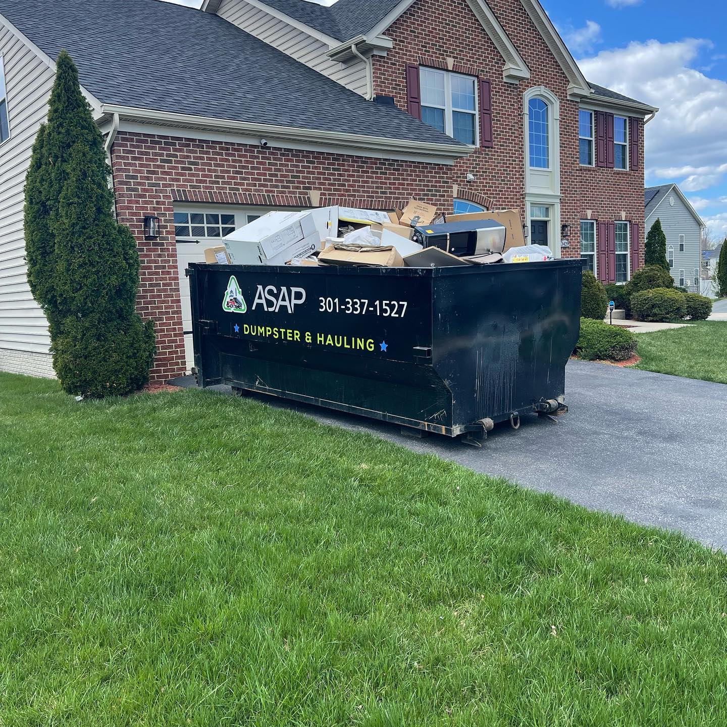 Do You Want To DIY (dumpster) or Hauling (truck team)⁉️🚛 We Provide Both Alternatives | Same-Day Services 💨 | Free Estimates ✅ #dumpster #rental #diy #haul #pgcountymd #charlescountymd #realestate #propertymanagement #home