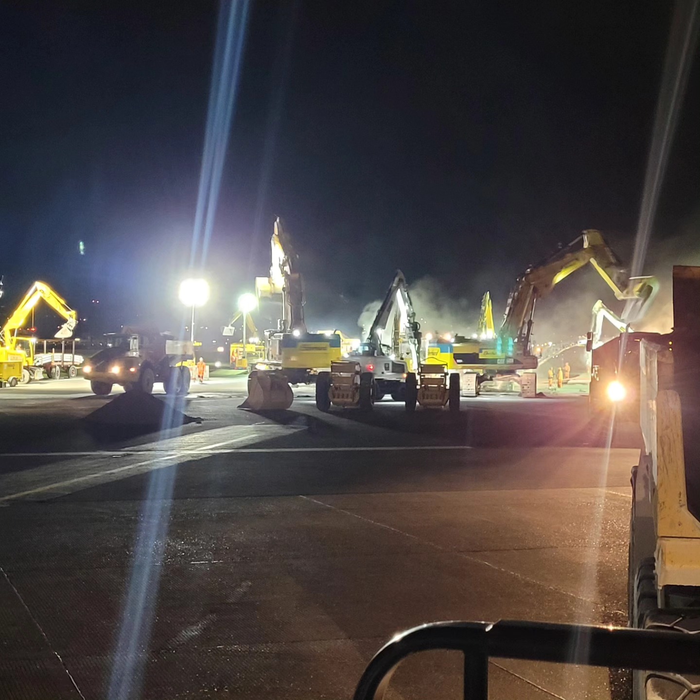 #eberhard #Volvo#Cat#Nachtschicht#Flughafenzürich Vielä Dank für die vielä verschidnige Ufträg🇨🇭🥳