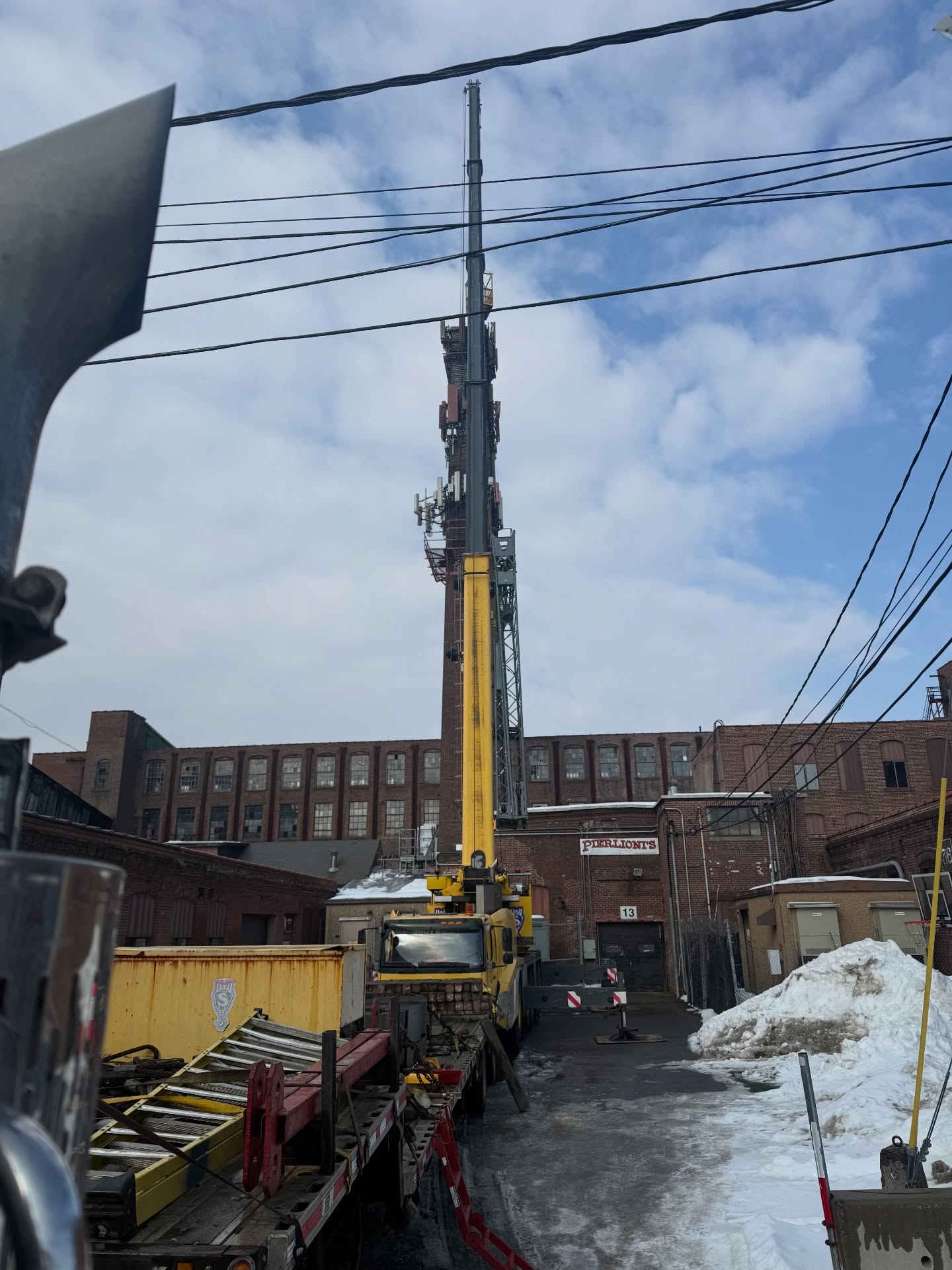 When your project calls for precision lifting, Smedley Crane & Rigging delivers. 💪
We provide professional crane services, rigging, heavy lifting, and oversized load support for commercial, industrial, and construction projects across Connecticut. From tight job sites to complex lifts, our experienced operators and modern fleet are built to handle it all safely and efficiently.
If it’s heavy, high, or complicated — we’re ready.
📞 1-800-669-9738
🌐 www.smedleycrane.com
#CraneService #CraneCompany #RiggingServices #HeavyLifting #OversizeLoad