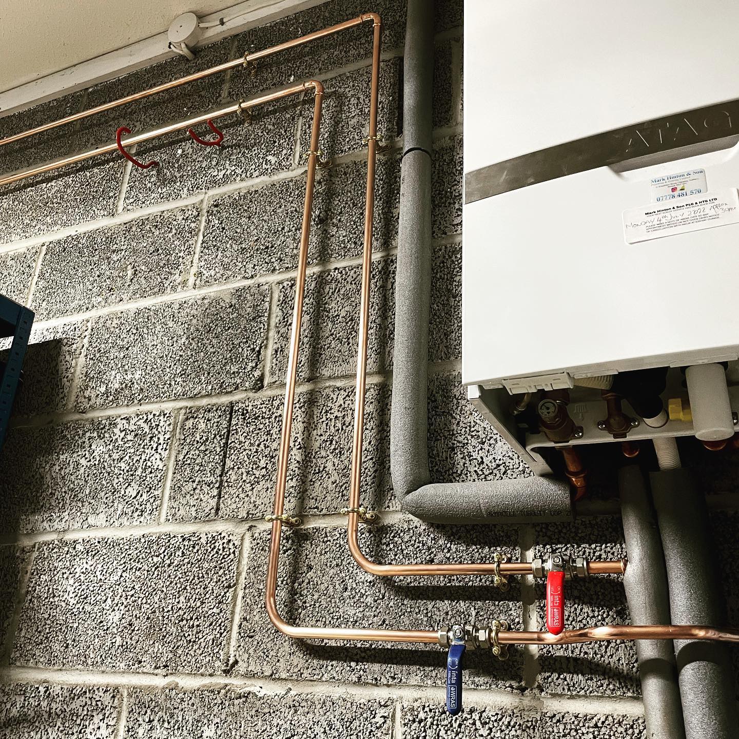 Hot and cold supplies installed ready for the customers extension
.
.
.
#plumbing #plumbinglife #plumbingporn #plumbingservices #hotandcoldpipes #plumbersbristol #plumbinglife👷