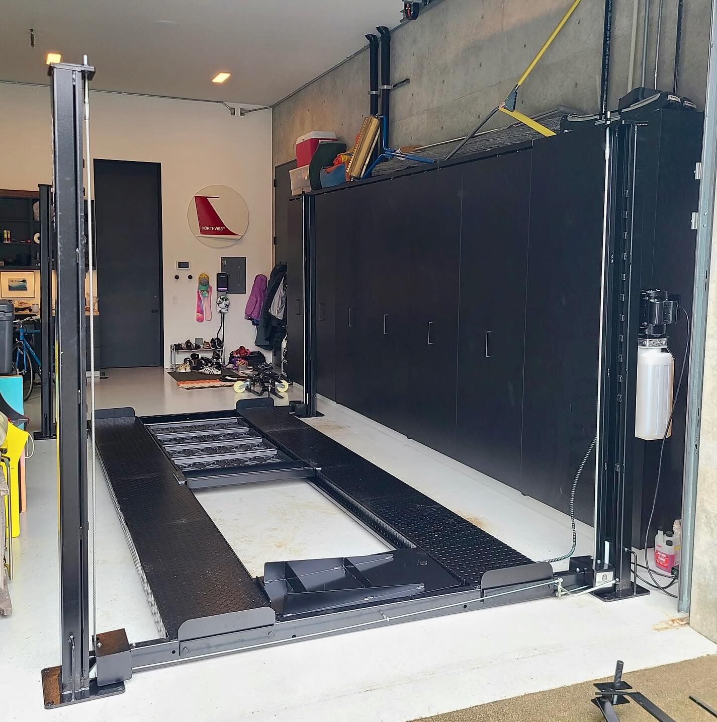 2nd install of the day completed by our south end team… a @apluslift HW-8SXLT doubles this customer’s available parking spots in this garage bay. 🔥