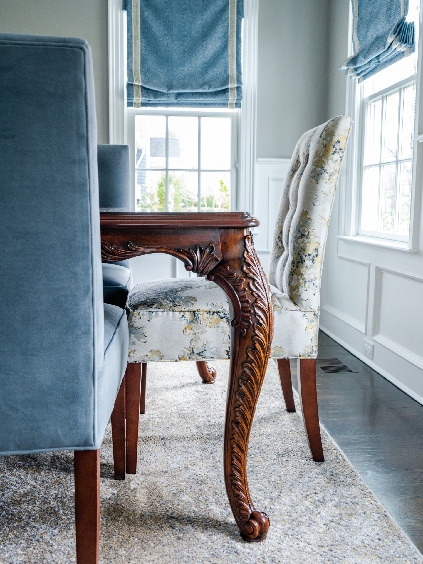Design tip: The magic happens when new furniture meets old stories
Great spaces aren’t built from matching pieces—they’re layered. Blending new furniture with antiques brings warmth, history, and character that no showroom set can replicate 🤎
.
.
.
.
.
.
#LuxuryInteriors #LuxuryDesign #HighEndInteriors #TimelessDesign #InteriorDesignInspiration