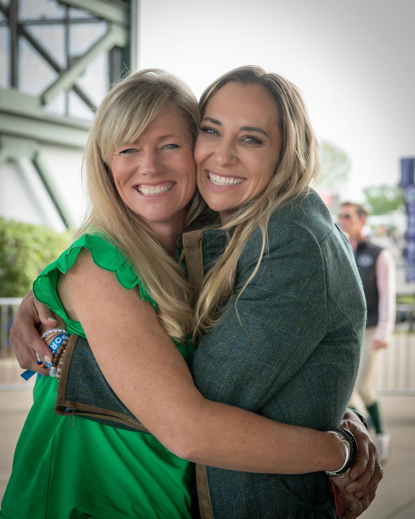 This week, Robby catches up with @frankietstutes and @halpinsinead to discuss their new venture as US 5* Commentators. Both have competed at the 5* level and are now using their expertise as commentators for the sport. They share how some events are being done from the comfort of their homes in California and Florida and how it works. We love catching up with these two ladies and we hope you enjoy!
Available wherever you listen to podcasts!
https://www.buzzsprout.com/168580/episodes/18849851
Please support our sponsors:
@manentailequine
@cowboymagicusa
@exhibitorsequine
@triplecrownfeed
#eventing
#equestrianlife
#equestrianpodcast
#majorleagueeventingpodcast