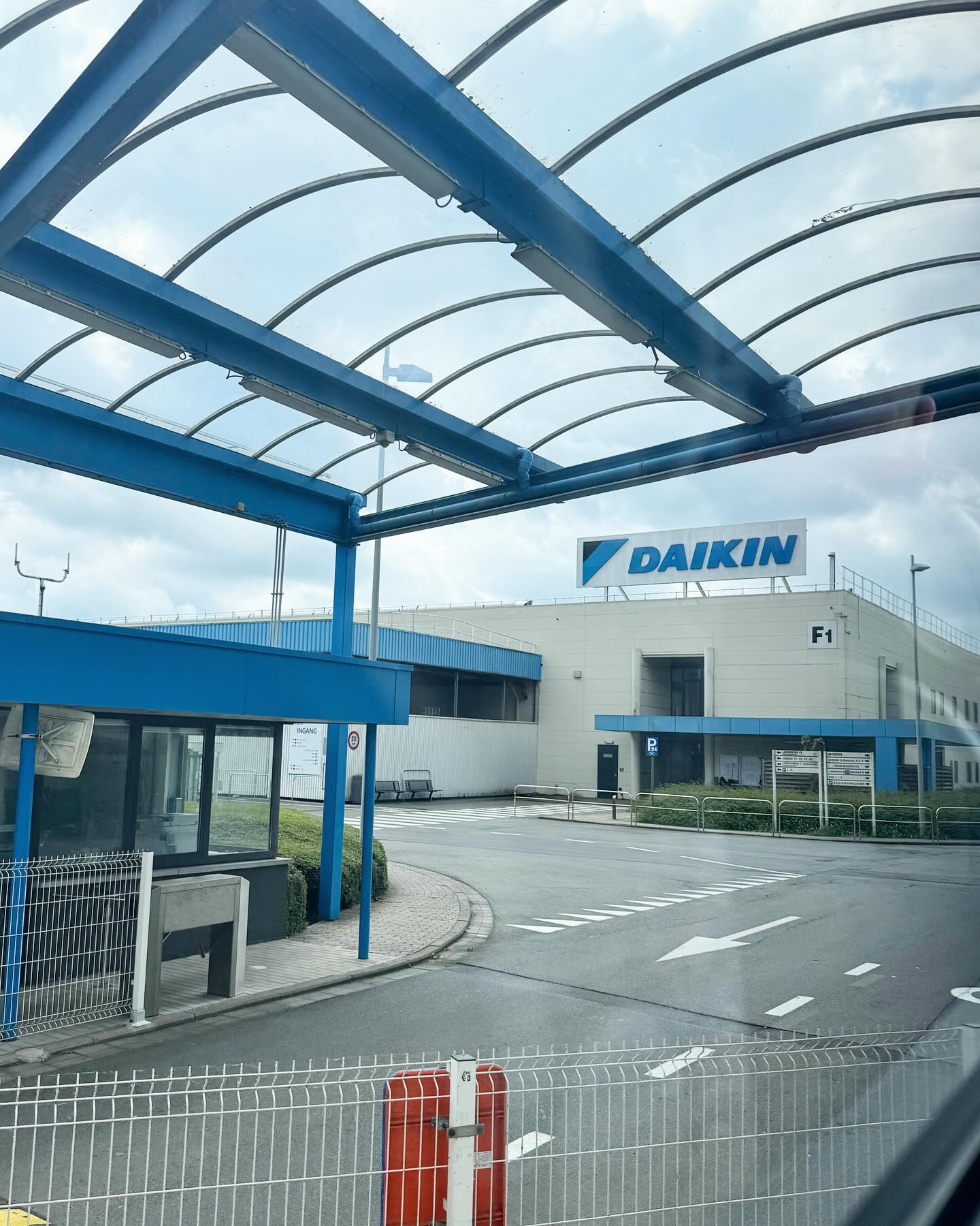 An impressive factory tour and night out in Belgium this week with @daikineurope!