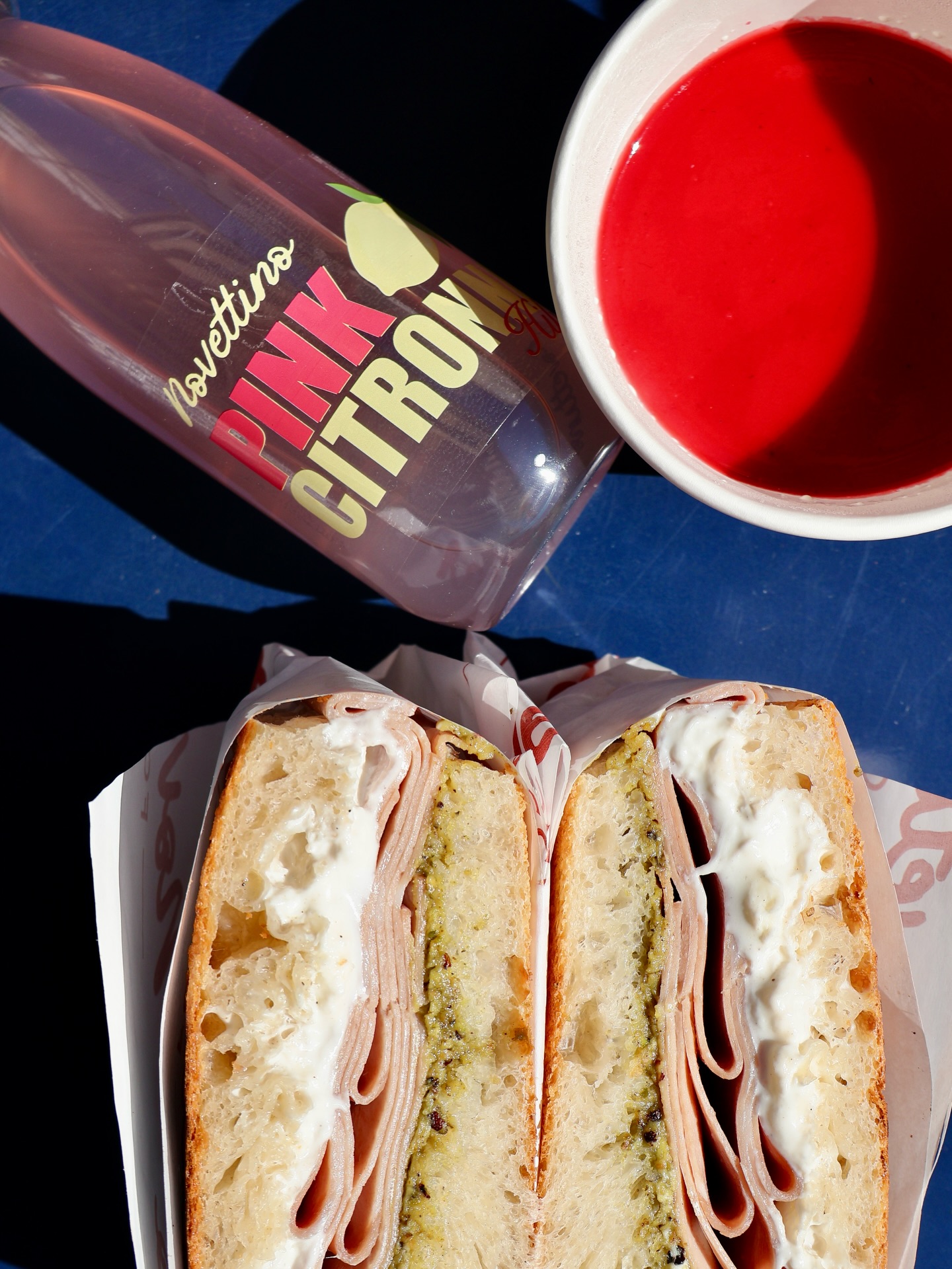 Si toi aussi tu veux voir la vie en rose 🩷
Opte pour une formule avec notre pink citronnade, une Vecchio et une touche fruitée avec la panna cotta à la fraise, le tout fait maison. 🍓
#novettino #focaccia #citronnade #pannacotta #foodlover