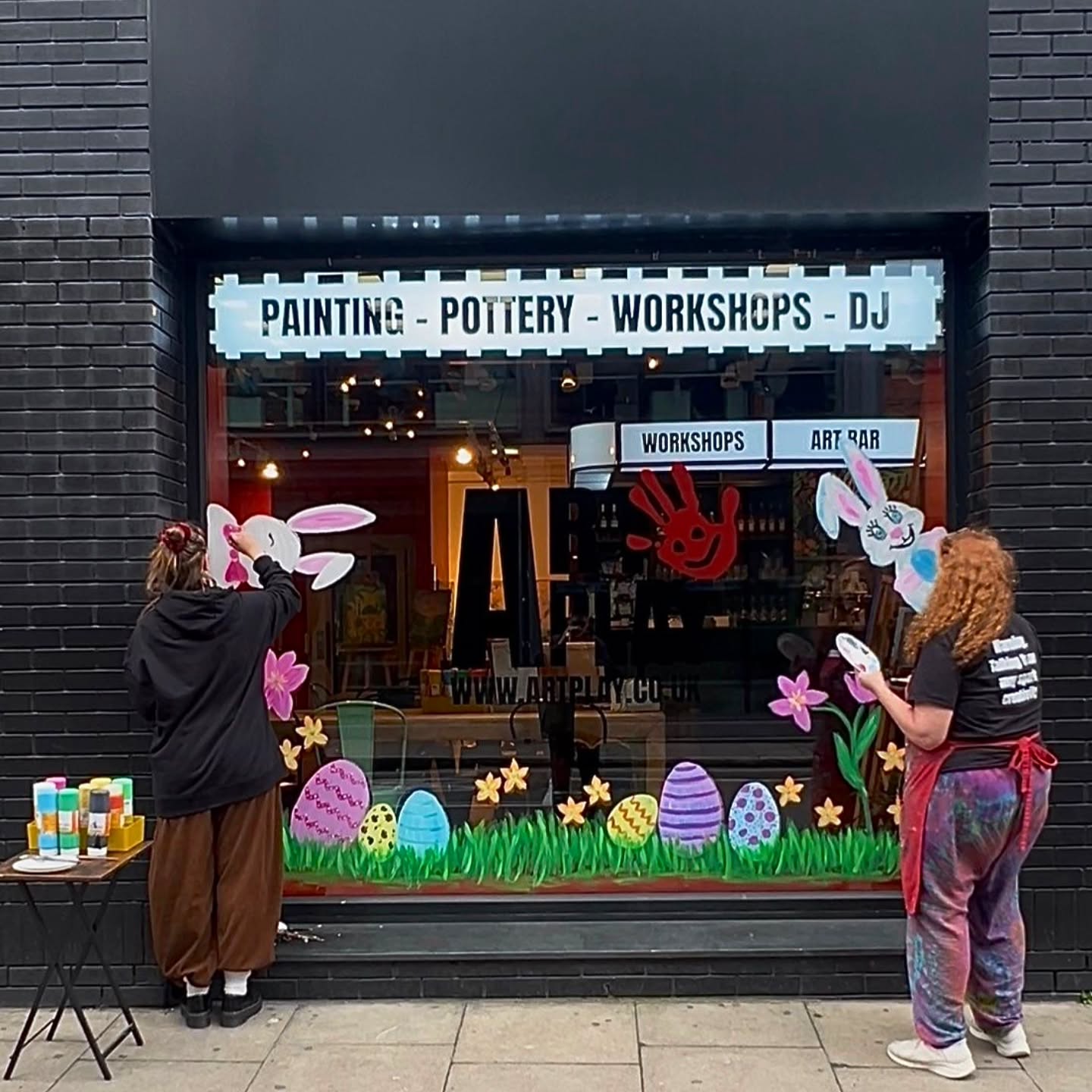 It's time to come and paint your Easter eggs 🐣🐰
#artstudio #easterinlondon #artplayshoreditch #artplay #artplaylondon
