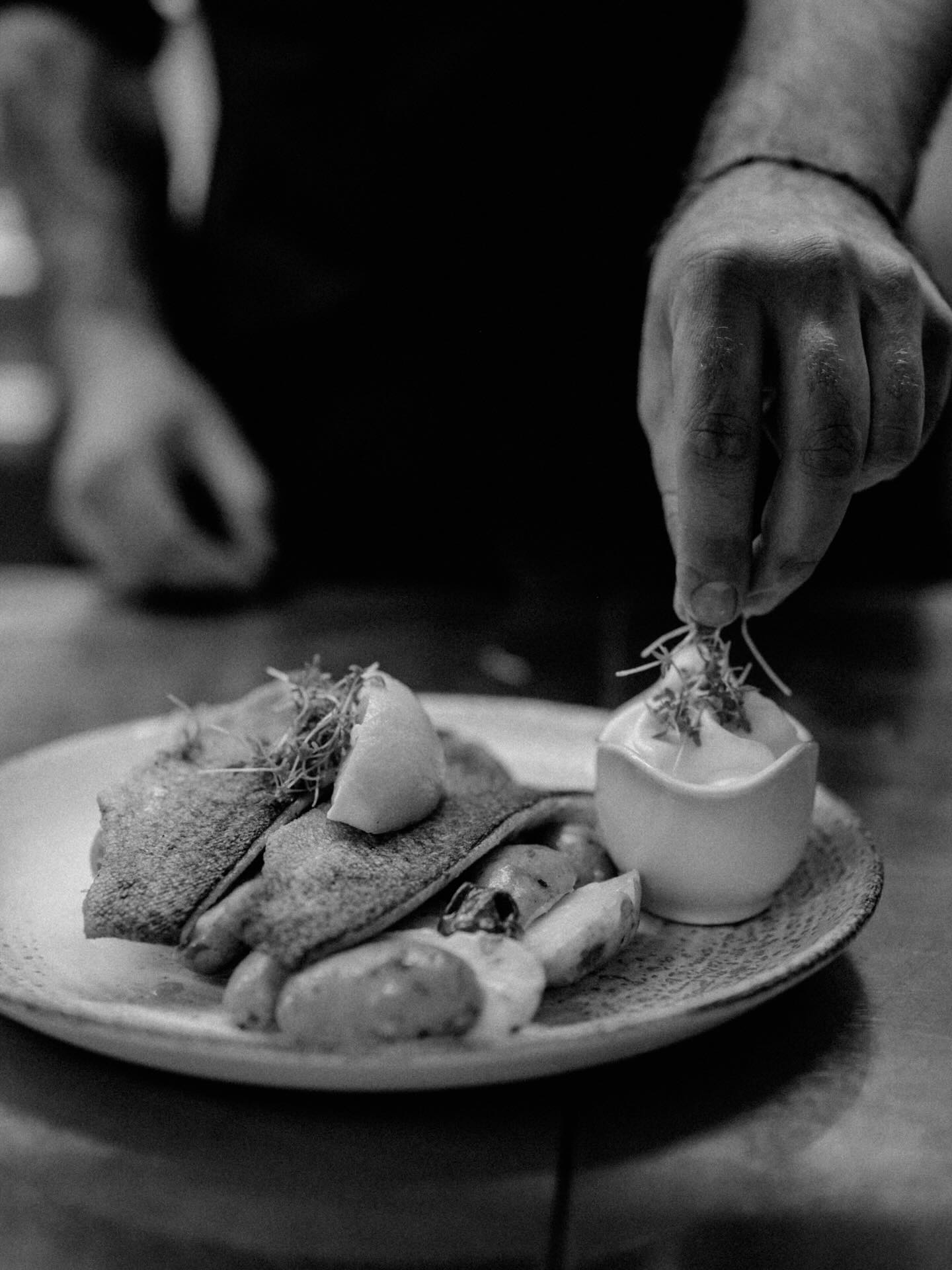 Wann hast du dir das letzte Mal ein gutes Fischgericht gegönnt? 🐟✨
Wusstest du, dass Fisch nicht nur lecker ist, sondern auch gesund: reich an Omega-3, hochwertigem Eiweiß und wichtigen Vitaminen.
Team Fisch oder eher selten auf deinem Teller?👇