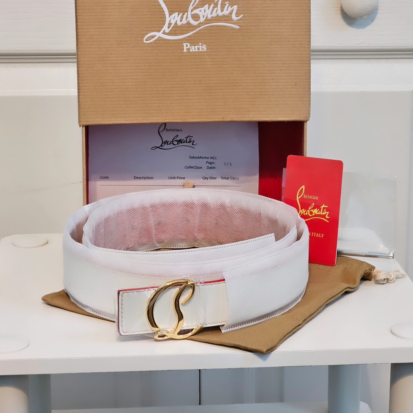 Women's CL Logo Belt Grained Calf Leather
Condition: New
Size: 90CM
Color: Blanco
Including: CL Paper work Shopping Bag, Dustbag & Accessories
Retail: $495.00