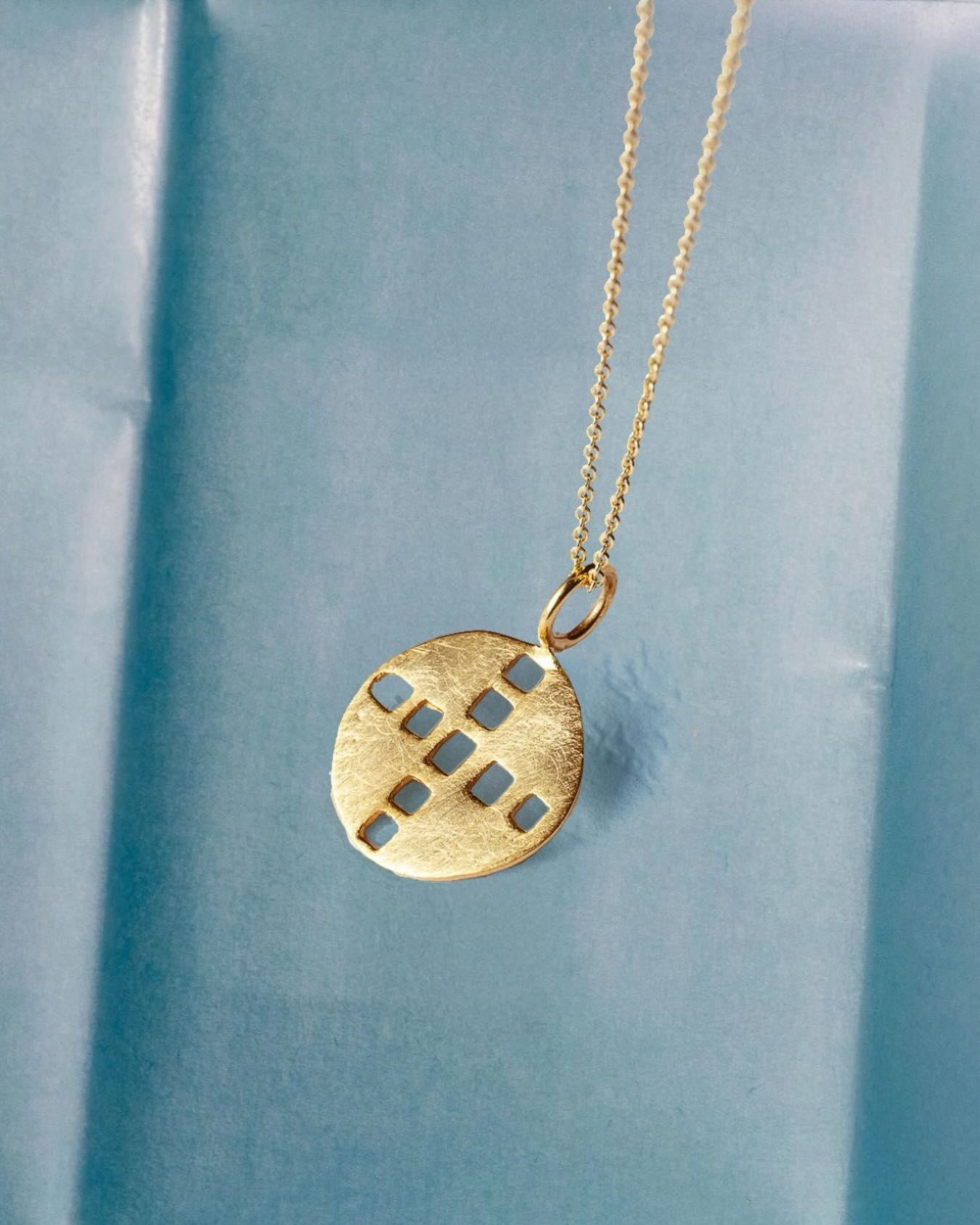 Getting ready for christening season #fotinipsarouli #fotinipsaroulijewellery #finejewelry #handmadejewelry #cross