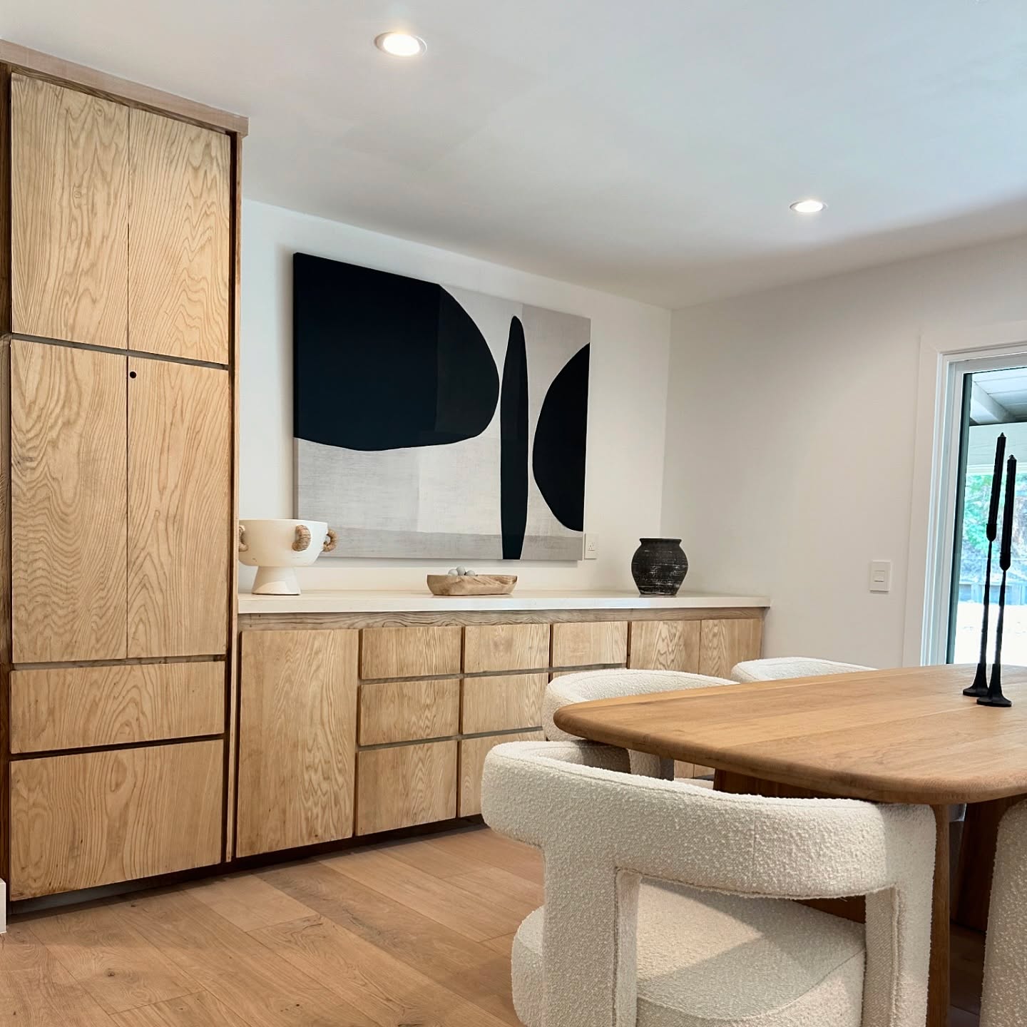 Understated elegance where Del Mar meets Rancho Santa Fe
Best of both worlds: Sunny days most of year without the coastal gloom, yet a straight shot to the best beaches of San Diego
Truly the favorite of this week’s Caravan Day
14980 Via De La Valle
Del Mar, CA 92014
$3.65m • 3BD 4BA
Listed by Elizabeth Reed & Associates
Berkshire Hathaway Luxury Collection
DRE #00950978
@elizabethreedrealty