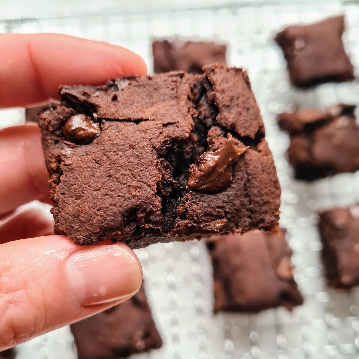 BLACK BEAN CHOCOLATE BROWNIES 🍫 🍌 🫘 ❤️
These brownies are rich in fibre (8g/portion) and protein (6g per portion) to keep you fuller for longer.
They’re also gluten, dairy and nut-free. Most importantly, they are deliciously gooey and indulgent!
A perfect Valentine’s Day treat ❤️.
🛒YOU’LL NEED
🫘 1 can black beans, drained and rinsed well
🍌1 ripe banana
🍫 1/4 cup cocoa powder
🥥 1 tablespoon coconut oil
5 medjool dates
🥥 1/8 cup maple syrup or honey
1 teaspoon vanilla essence
1 teaspoon baking powder
Pinch of Salt
🍫 🥜 Optional extras to sprinkle on top such as chocolate chips or chopped nuts.
⠀⠀⠀⠀
RECIPE
1️⃣Preheat the oven to 170 degrees celsius. Line a baking tray with baking paper.
2️⃣ Add all the ingredients to a food processor and process well until smooth then pour the batter into the lined tray. At this stage you can sprinkle with chopped nuts or chocolate chips if you wish.
3️⃣ Bake for 20 - 25 minutes until the top is dry and the baking paper comes away easily from the sides. Leave to cool for 15 minutes in the tray before slicing. This step is important as otherwise they tend to break up.
Make sure to tag me in your creations!
Recipe adapted from LSN
#brownies #brownierecipe #nutritious #veganbaking #fibre #nutritionist #nutritionistrecipes