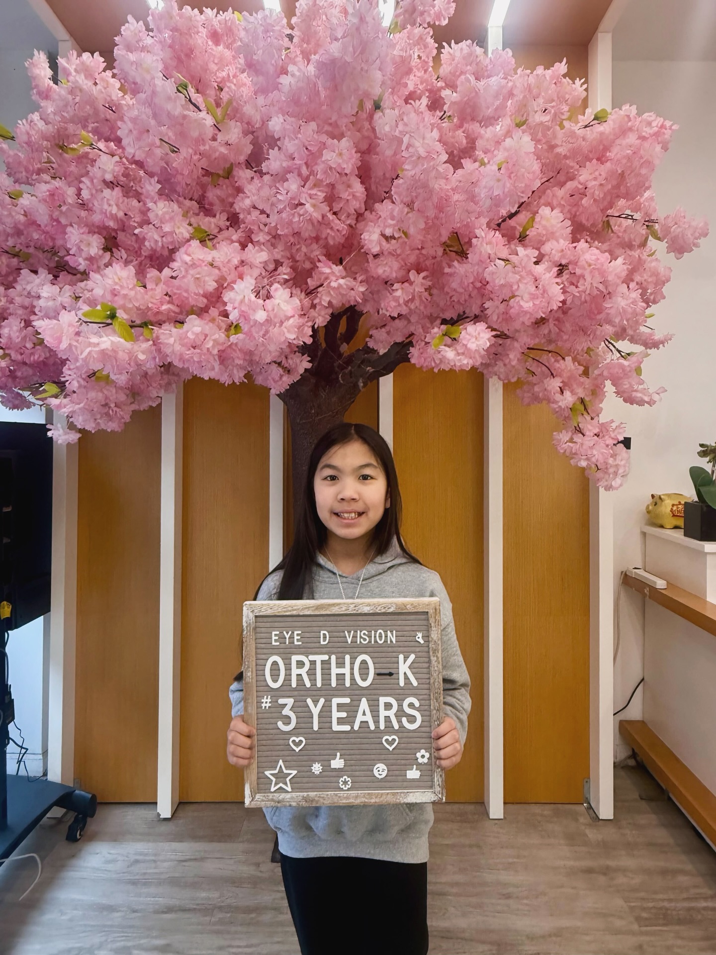 From day 1 to year 3… still seeing the world crystal clear 🌸👓➡️❌ #orthok #myopiacontrol #bensonhurst #nomoreglasses