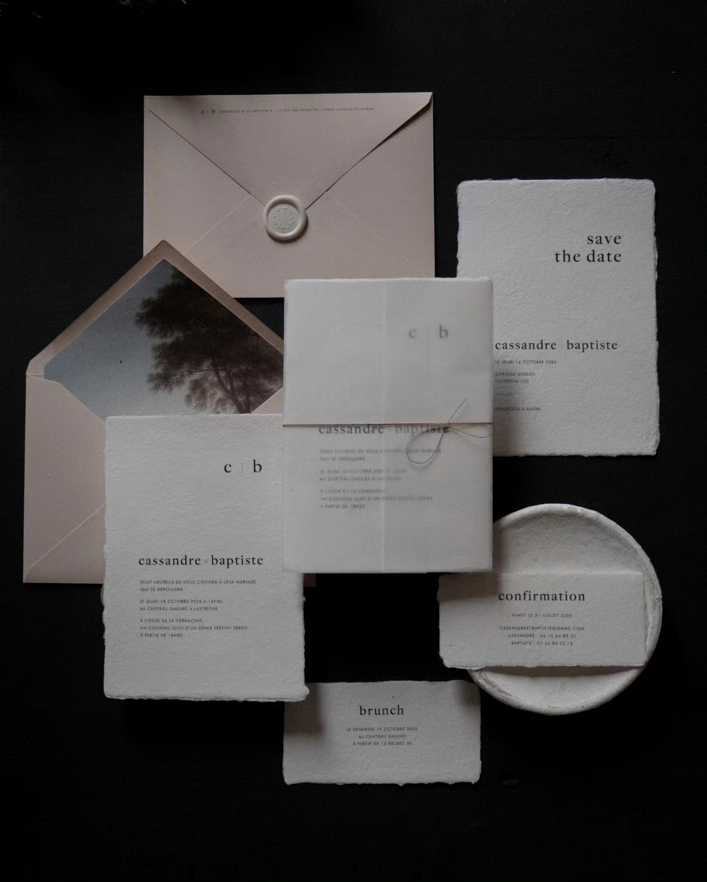 Collection Moderne
.
Un faire-part minimaliste mais résolument moderne, à mixer avec des enveloppes colorées et des liners imprimés.
.
.
#papeteriemariage #papeterieartisanale #fairepartmariage #savethedate #linerenveloppe #fairepartmoderne #papierartisanal #mariage2025 #mariage