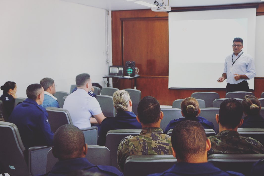 "Compartilhar conhecimento também é uma troca de experiência.” 🫂❤️
⠀
Mais um incrível trabalho realizado pelo Sr. @laedesdesouza, onde recebeu o convite para estar participando da SIPAT (Semana Interna de Prevenção de Acidentes do Trabalho) realizada no CPORAER-SJ (DCTA). 🛩️
⠀
Parabéns à todos envolvidos e em nome do Sr. Laedes e da COTE - Guardiões do Fogo, agradecemos imensamente o convite! Estaremos sempre à disposição 🤝🏻
⠀
Para maiores informações:
📞 (12) 98136-0655 (WhatsApp)
📬 contato@guardioesdofogo.com.br
🏠 www.guardioesdofogo.com.br
📍Rua Sebastião Humel, 412 - Centro - São José dos Campos/SP
⠀
C.O.T.E - Guardiões do Fogo,
“Lutando pela sua vida e seu futuro.”
⠀
#sipat #palestra #apresentação #cta #saojosedoscampos