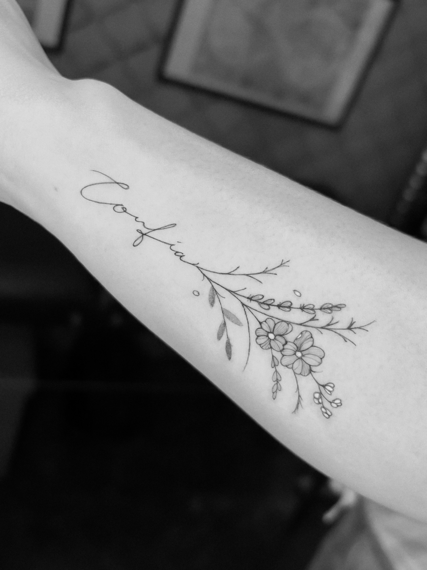 Otro bundle de caligrafías ✨🤍
Para cuando me preguntan si realizo tattoos más pequeñitos 🥰🫰🏻
#finelinetattoo #caligraphytattoo #cdmxtattooartist #tatuadoramexicana #tatuajesfinos