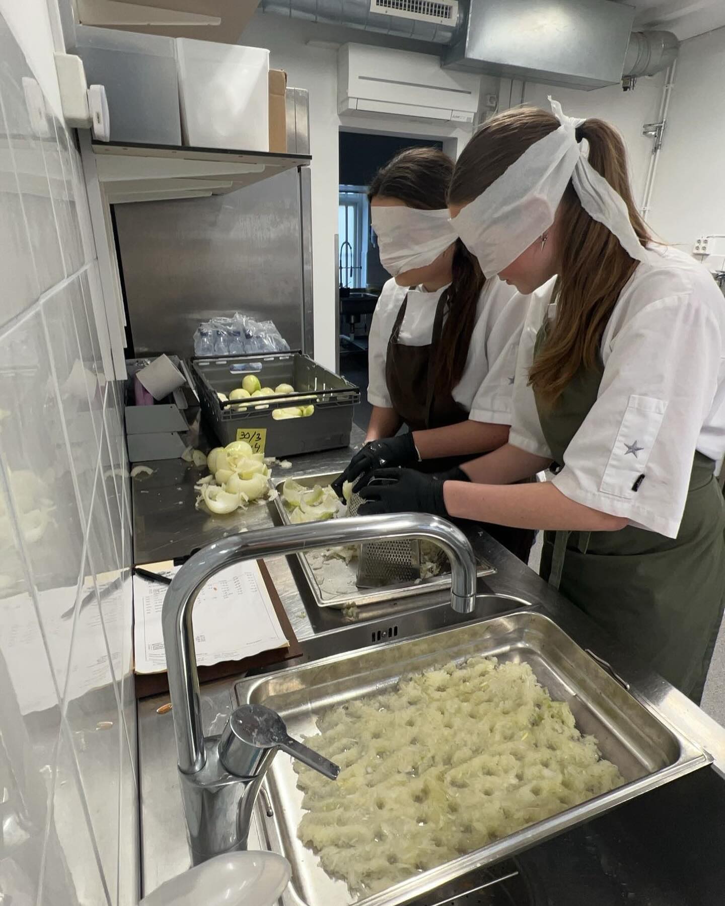 Vad övar våra elever på? Några av våra elever fick chansen att praoa på @kvartereterikstorp !!! Här fick det städas och lagas mat och våra elever hade kul och lärde sig massor! Vad tycker ni om maten? Mums säger vi 🍲