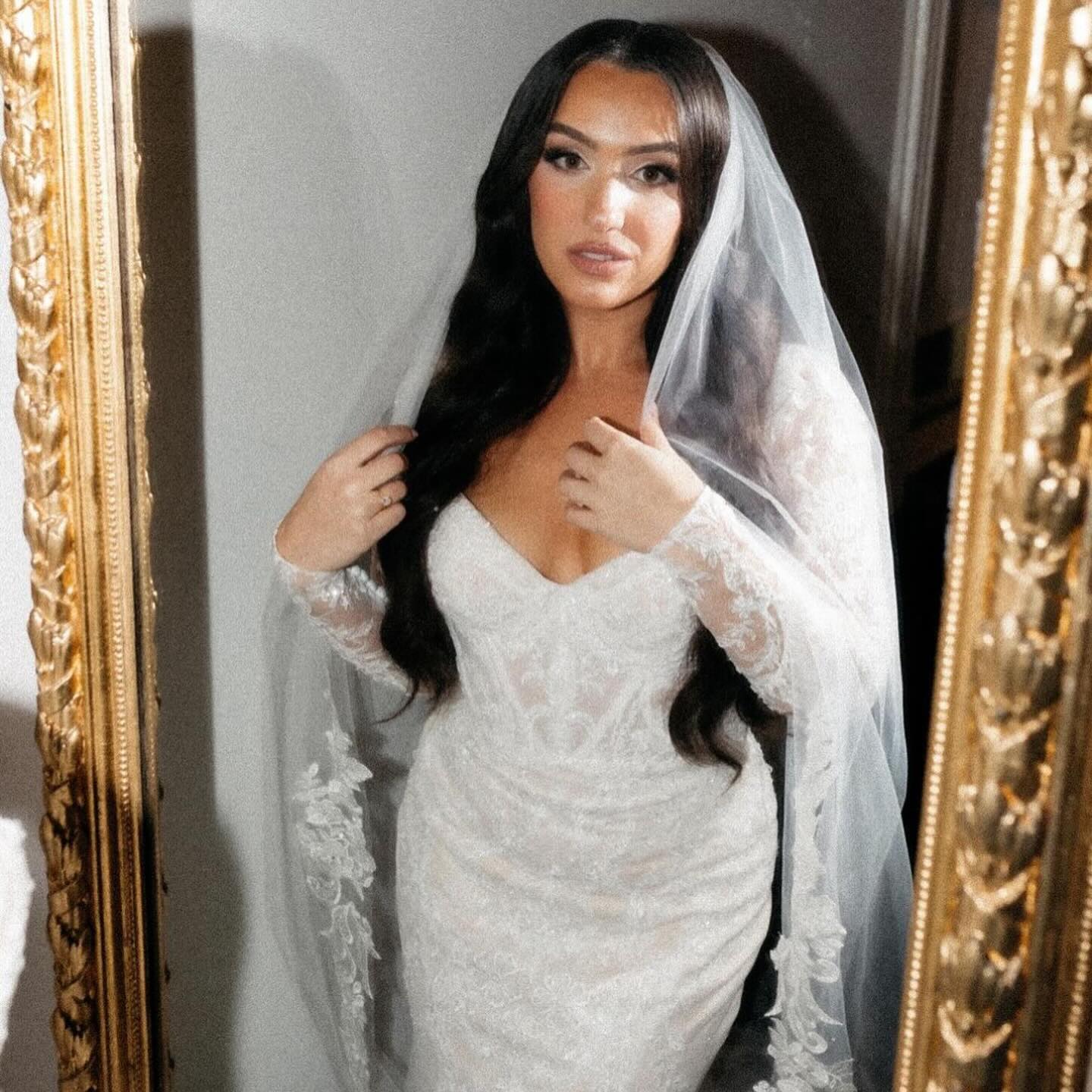 danielle + mike’s timeless wedding celebration | 12.9.23
@neverthereyet
@seacliffmanor_
@glambygee_
@themanewave
@happilyeversocials
@verbena_designs
@djtommystunes
@lodi.nyc