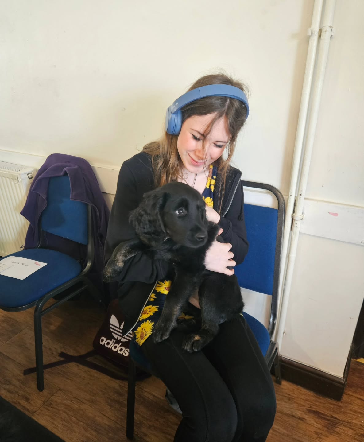 🐶🐾 Today is National Puppy Day🐾 🐶
As a regular stall holder for CCC Craftfairs at Woburn Village hall, every year Dogs for Good - UK work with a puppy, training them to become an assistance dog. We have been lucky enough to see a few pups grow up and pass their training to help those in need 🥰
Earlier this month, we got to meet this years pup in training - Vespa. We look forward to seeing her flourish and become a helping paw to someone in future 💜🐾